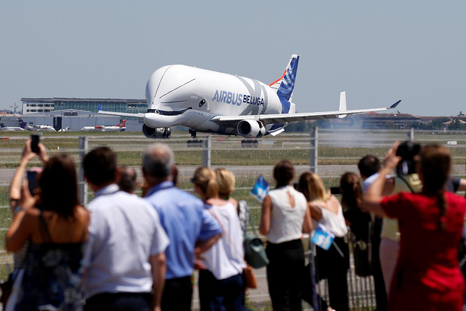 Njegov prvi let označio je početak 10-mjesečnog razdoblja testiranja prije nego što avion  počne  komercijalno letjeti. 