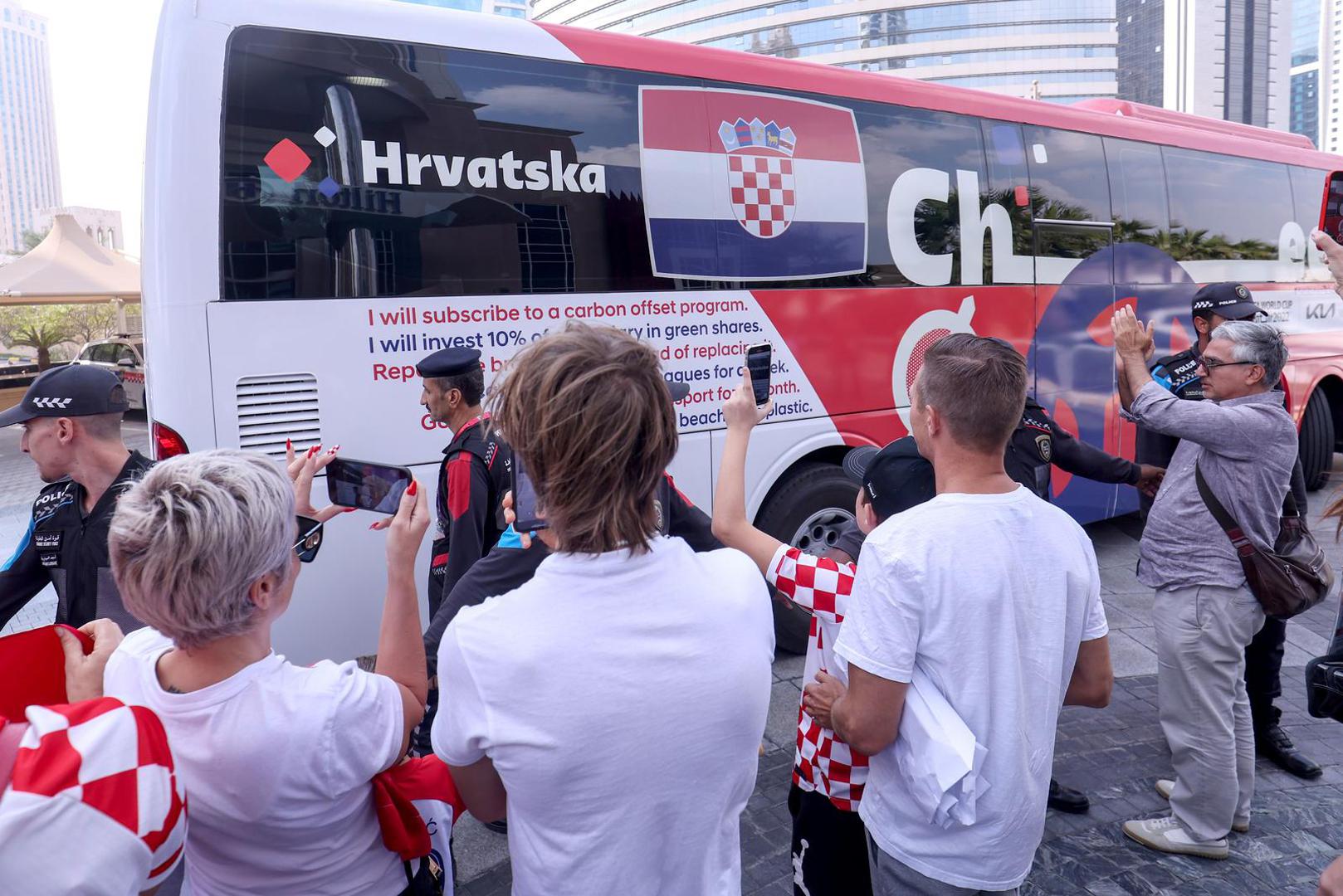 18.12.2022., Doha, Katar - Hrvatska nogometna reprezentacija otputovala je iz hotela Hilton Doha prema zracnoj luci, nakon jucerasnjeg osvajanja broncane medalje u utakmici protiv Maroka, na Svjetskom nogometnom prvenstvu Katar 2022. Photo: Igor Kralj/PIXSELL