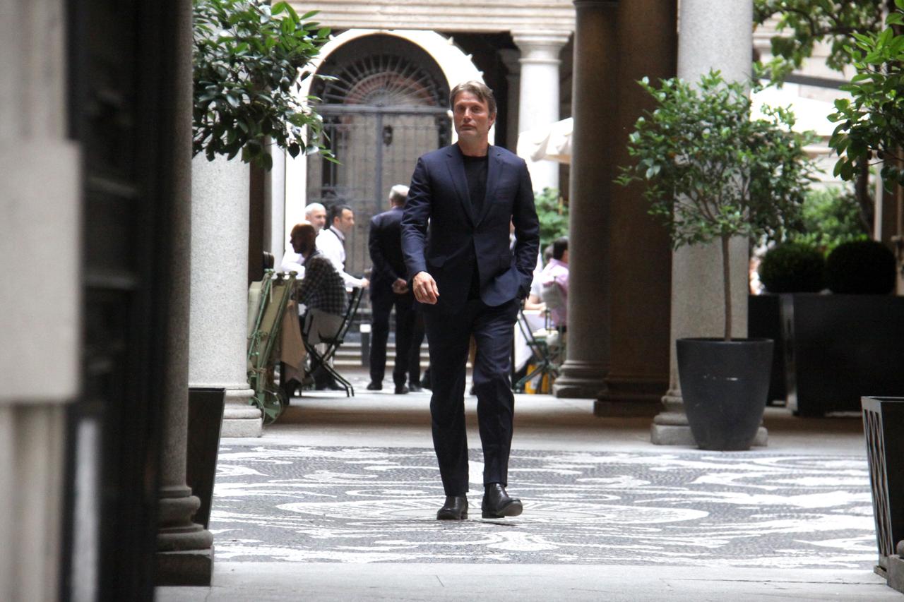 Milano: Danski glumac Mads Mikkelsen obavio shopping u gradu
