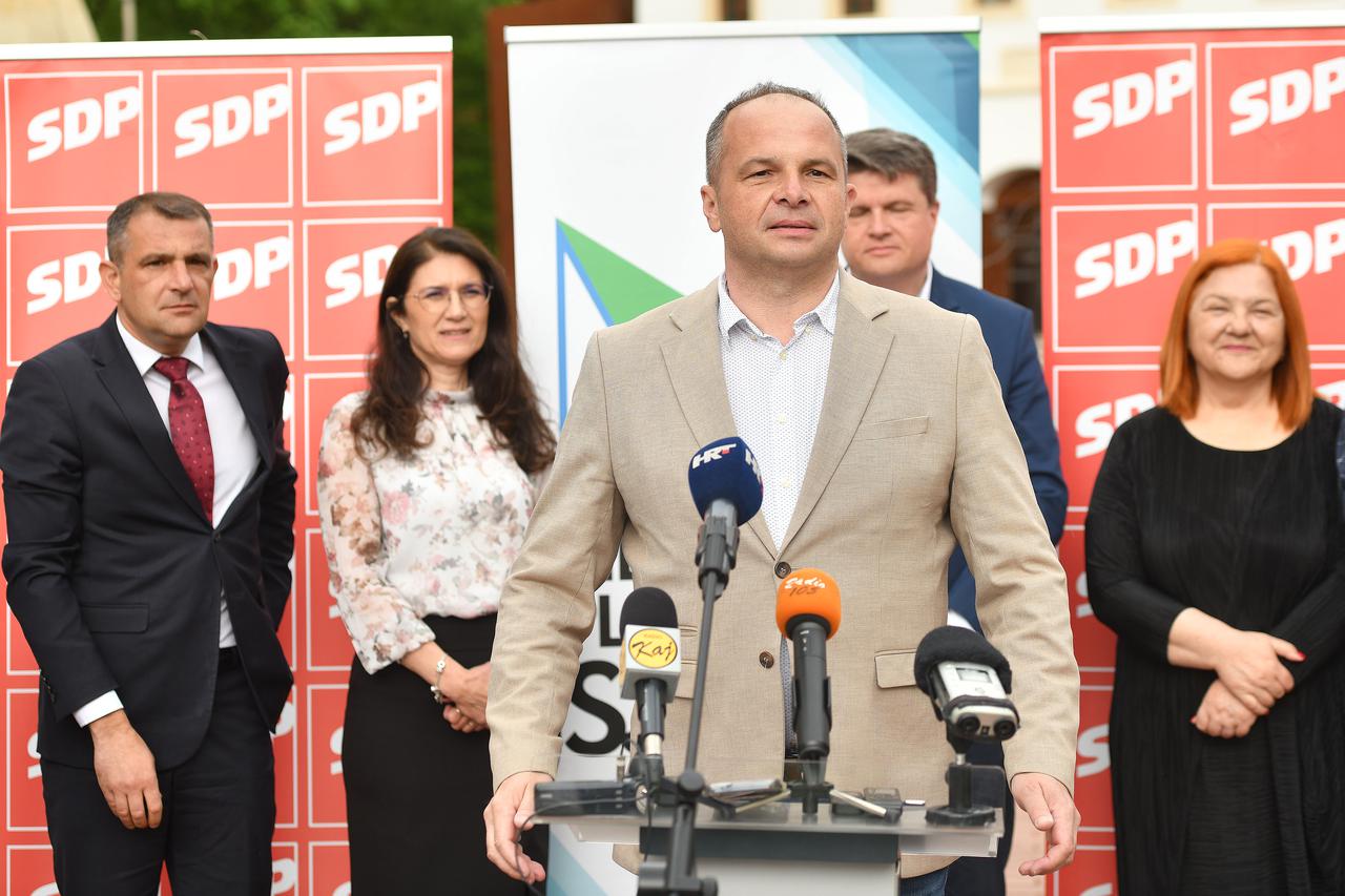 Čakovec: Siniša Hajdaš Dončić podržao kandidaturu Matije Posavca i Ljerke Cividini