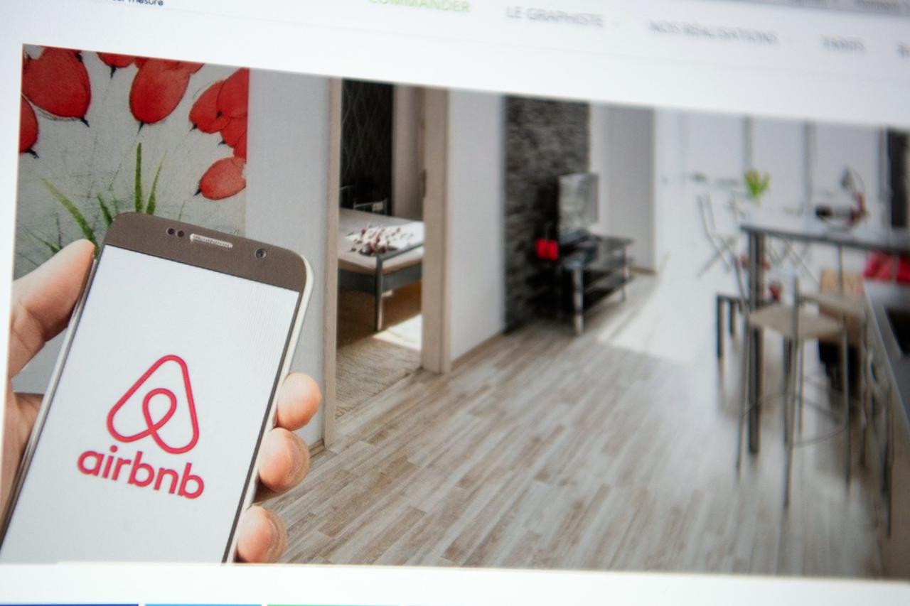 Logo Of Airbnb