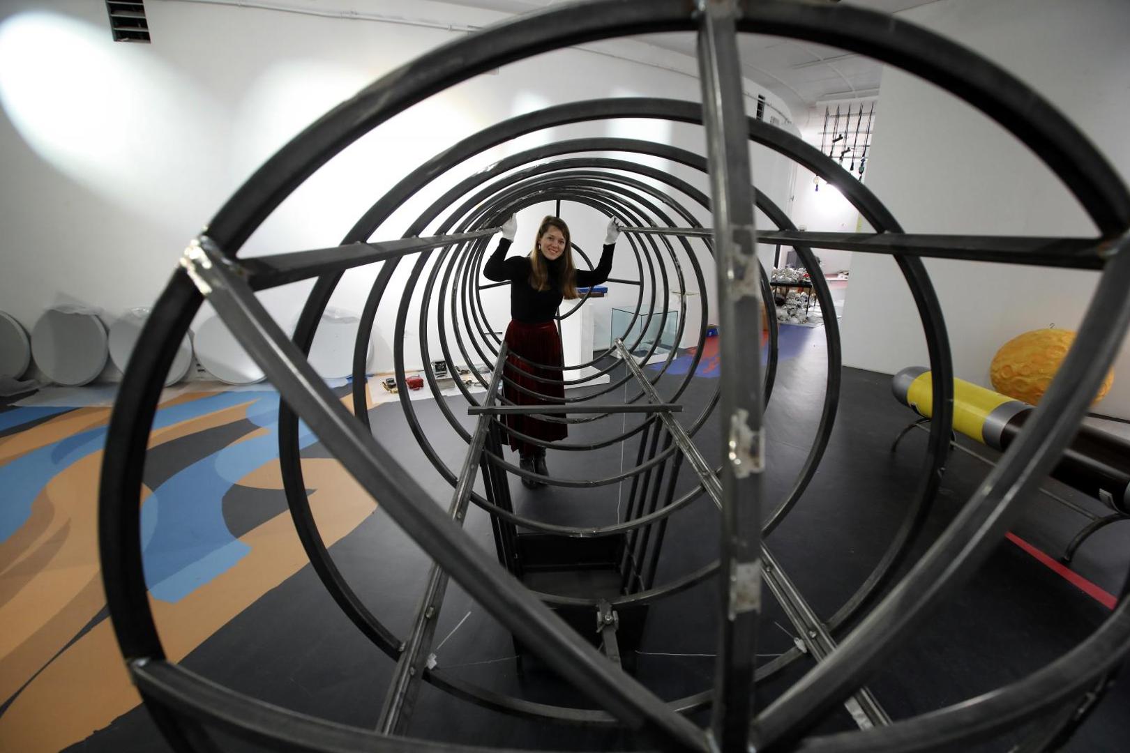 02.02.2021.Zagreb- Pripreme i raspakiravanje izlozaka za Vecernjakovu izlozbu "Hrvatska svijetu" u Domu likovnih umjetnika na Trgu zrtava fasizma.Kustosica Anita Ruso.
Photo: Boris Scitar/Vecernji list/PIXSELL