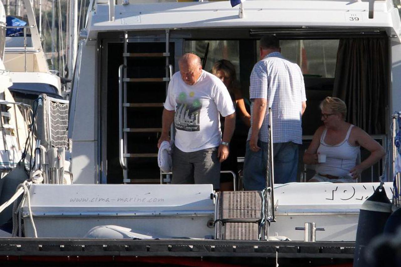 Ministar Slavko Linić na godišnji krenuo brodom 'Toma' (1)