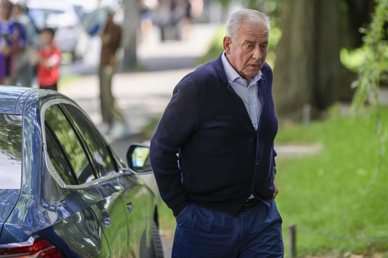 Zagreb: Ivo Sanader nakon izlaska iz zatvora prijavio se u I. Policijsku postaju
