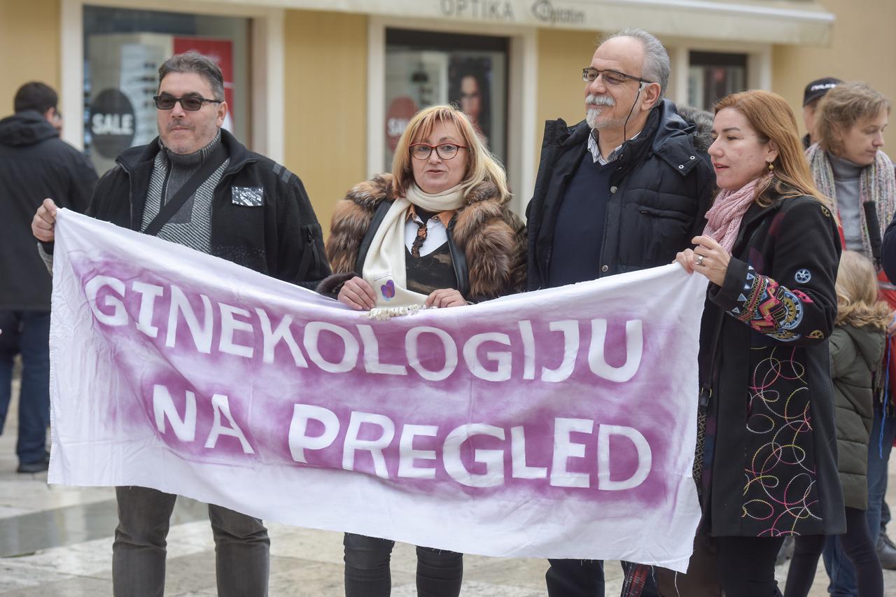 Zadar: Prosvjed "Pošto žensko zdravlje" na Narodnom trgu