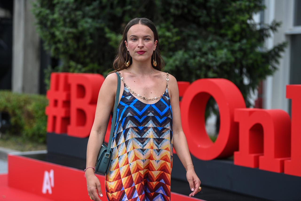 Zagreb: Dolazak poznatih na proslavu rođendana podcasta "Putem oblaka"