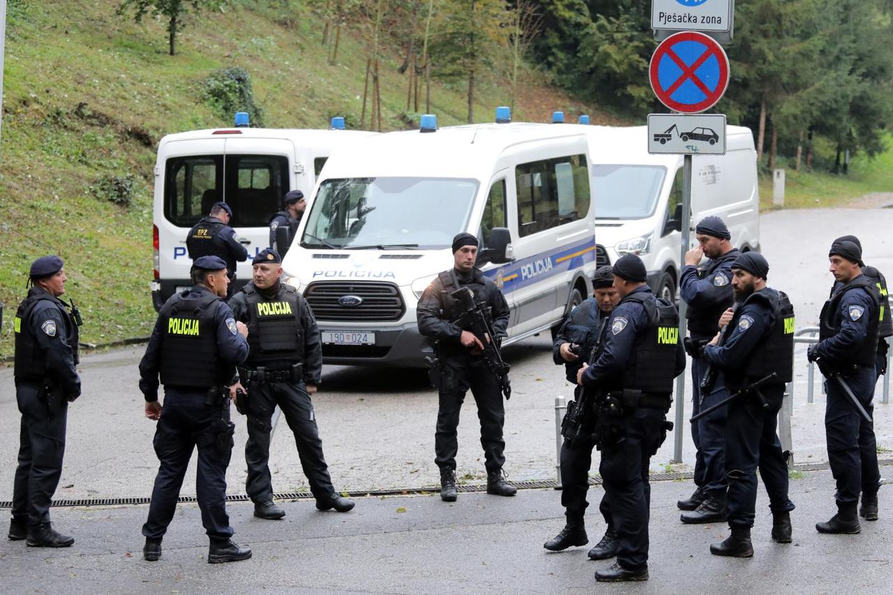 Zagreb: Policijski očevid na Markovom trgu gdje je pucano na policajca