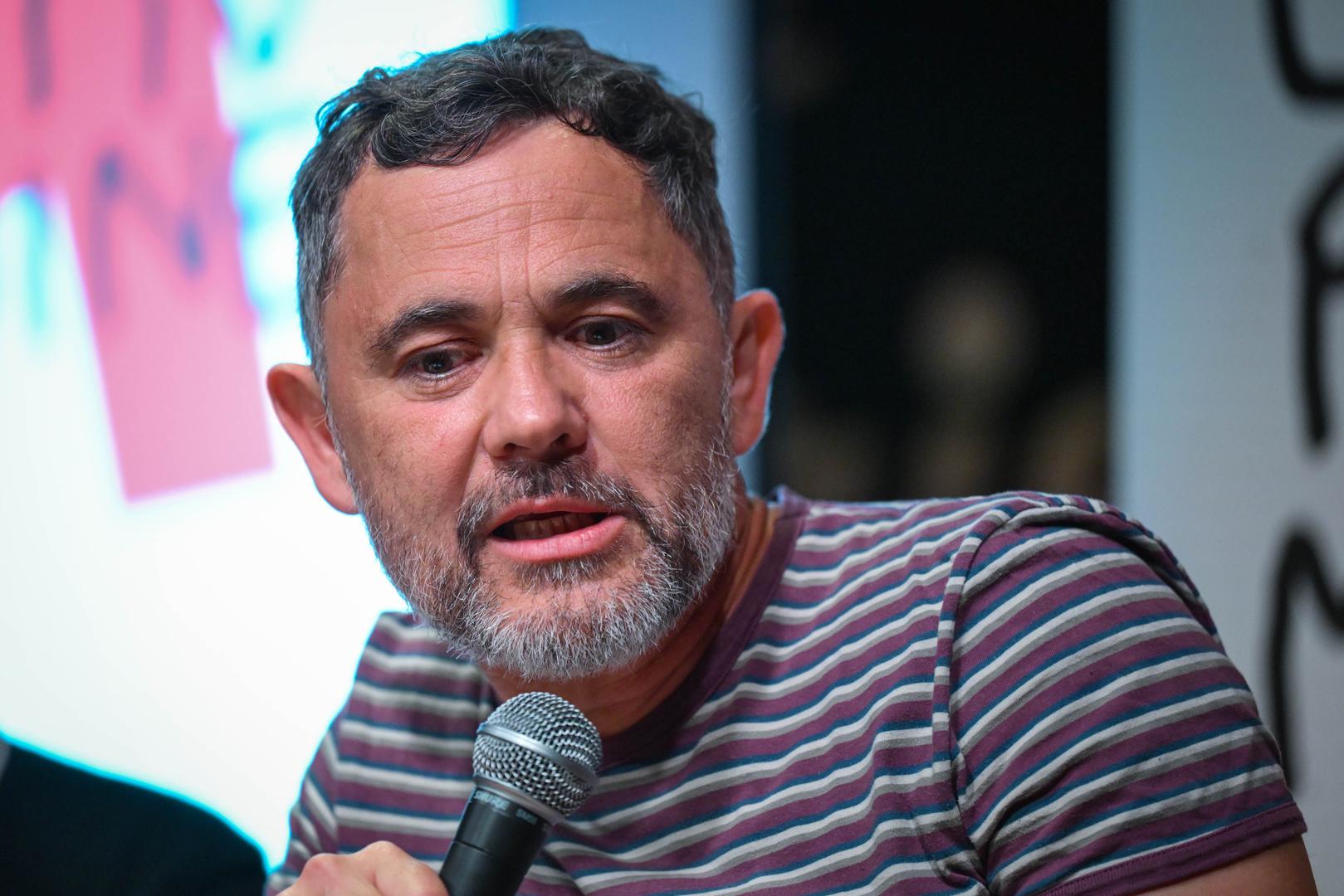 Programski direktor FEKP i moderator Andrija Škare pitao je Romana Simića kako mu je nakon što je bio dugogodišnji voditelj festivala naći se u ulozi gosta. "Super mi je dijeliti ovaj stage s ovim gospodinom princom Norveške, Frodeom Gryttenom i princom Novog Zagreba Andrijom Škarom", kazao je Simić. Dodao je da mu je dobar osjećaj predati festival jer je u dobrim rukama kao i da mu je drago da se ne mora brinuti o detaljima poput otvaranja, hoće li pasti kiša, hoće li netko doći ili neće