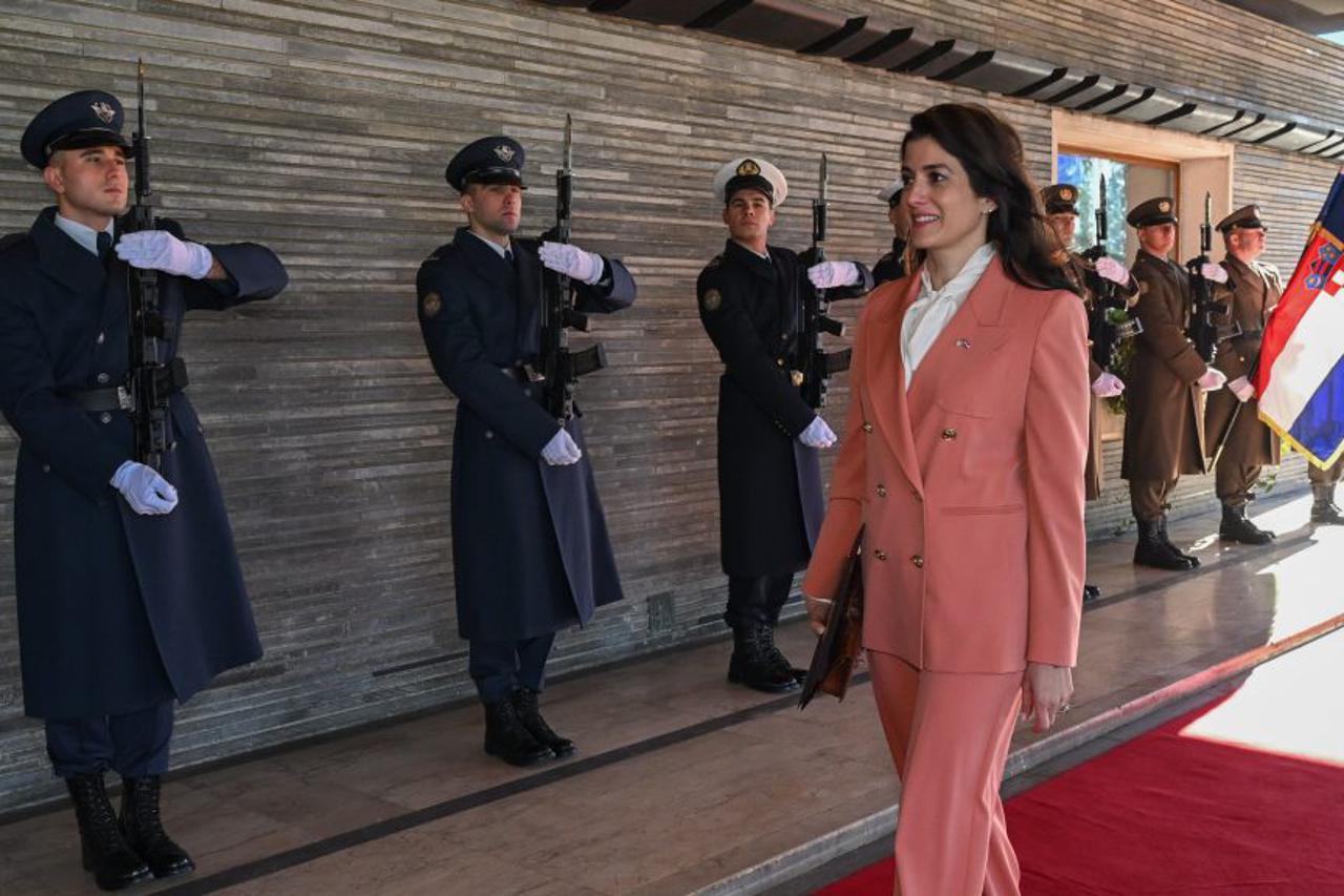 veleposlanica nathalie rayes