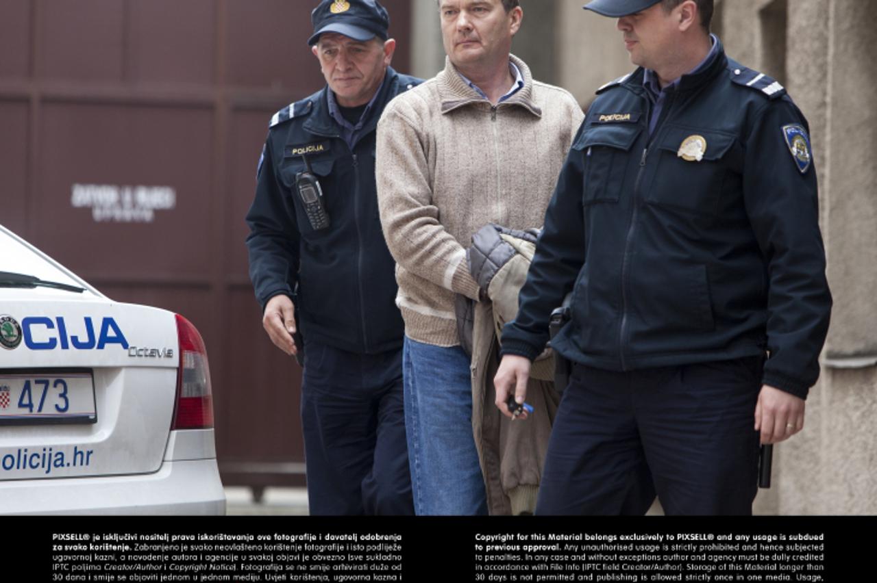 '11.04.2013., Rijeka - Priveden dr. Alan Bosnar, sef Zavoda za sudsku medicinu i kriminalistiku. Dosadasnjom istragom utvrdeno je da postoji osnovana sumnja da je osumnjiceni od rujna 2007. do travnja