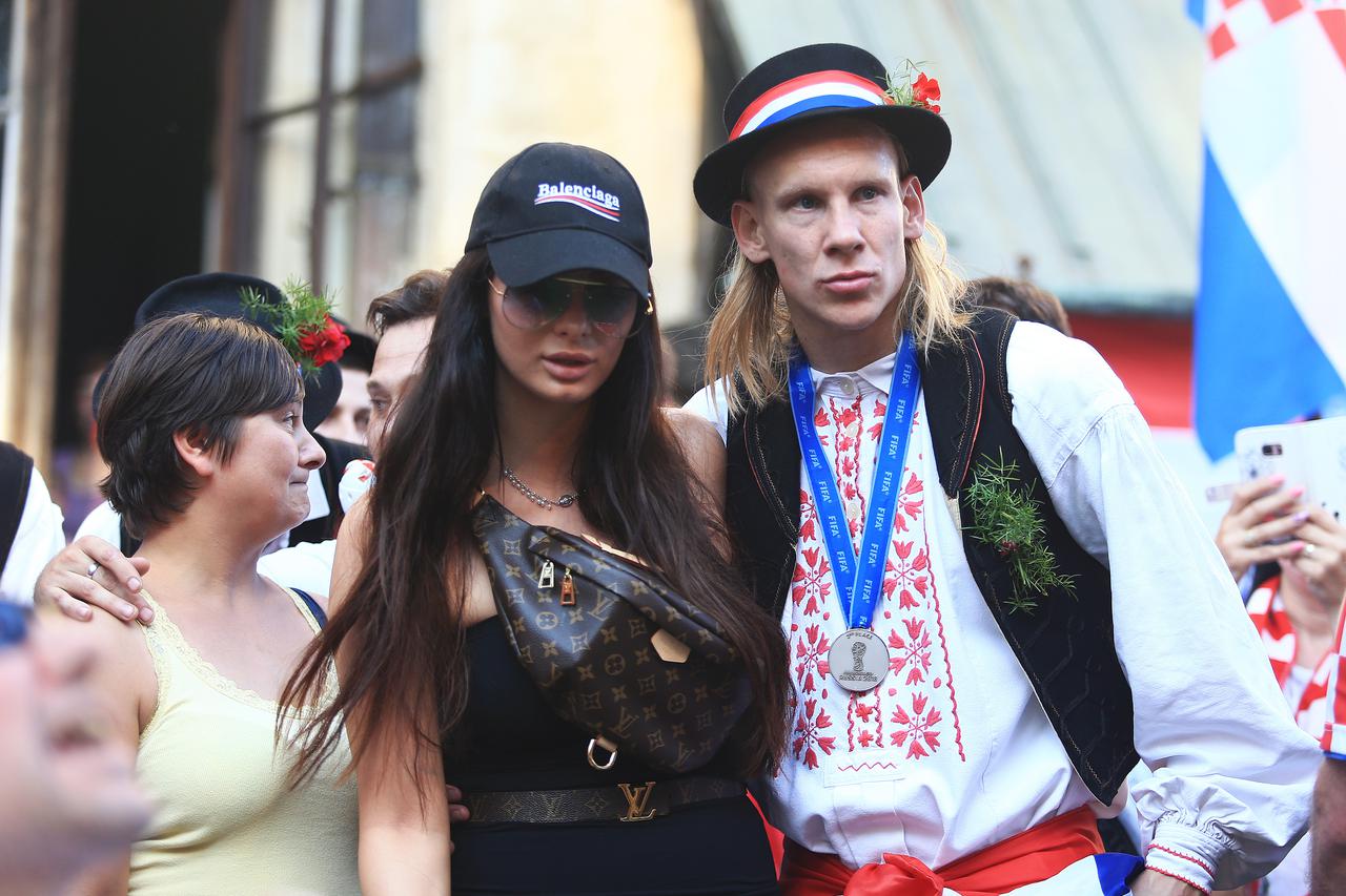 Domagoj Vida na na doček u Donji Miholjac stigao na kočiji
