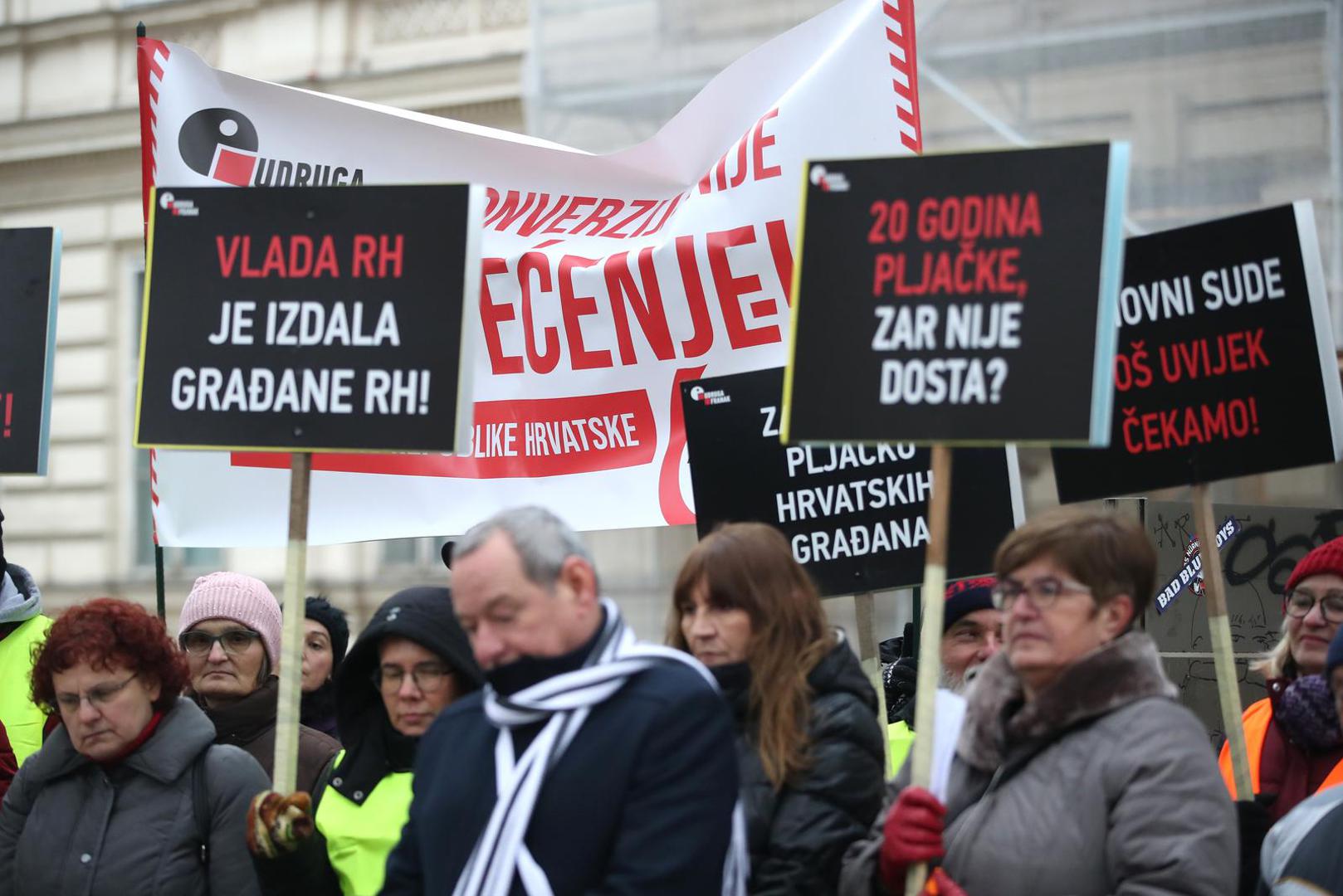 19.12.2022., Zagreb - Zrinjevac. Udruga Franak odrzala je konferenciju za medije u iscekivanju odluke Gradjanskog odjela Vrhovnog suda o pravnim shvacanjima o pravima potrosaca koji su konvertirali kredite. Medijima su se obratili Goran Aleksic i Vlado Iljkic. Photo: Sanjin Strukic/PIXSELL