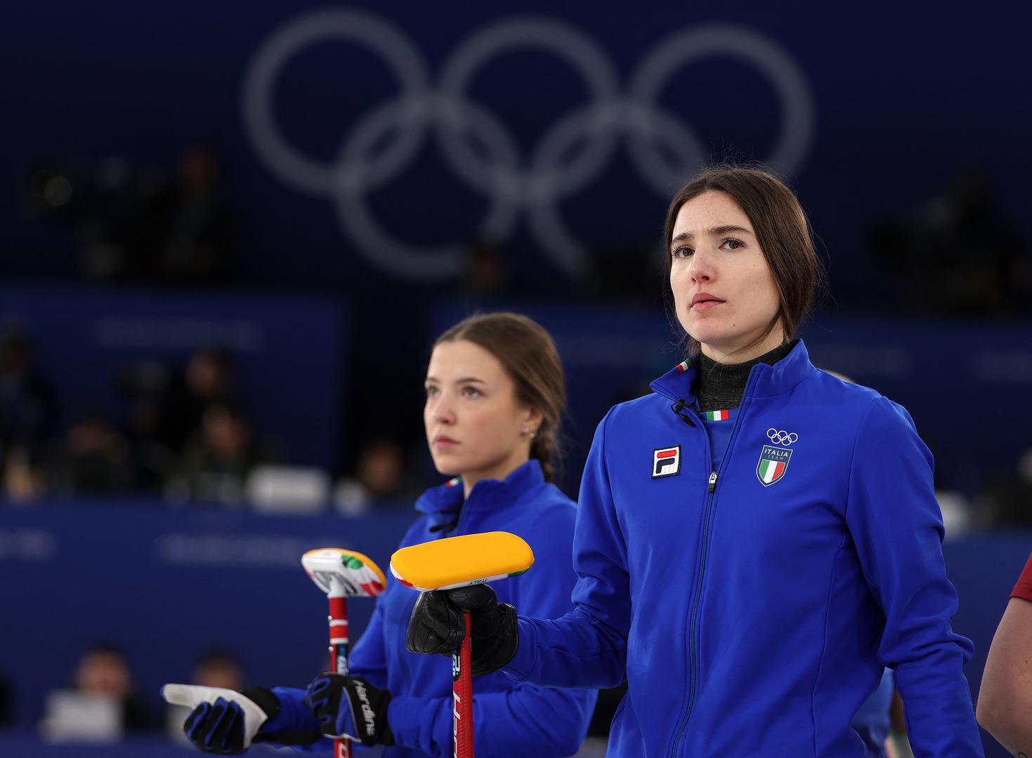 Cortina d’Ampezzo je kolijevka talijanskog curlinga, a sport je duboko povezan s lokalnim identitetom i ponosom.