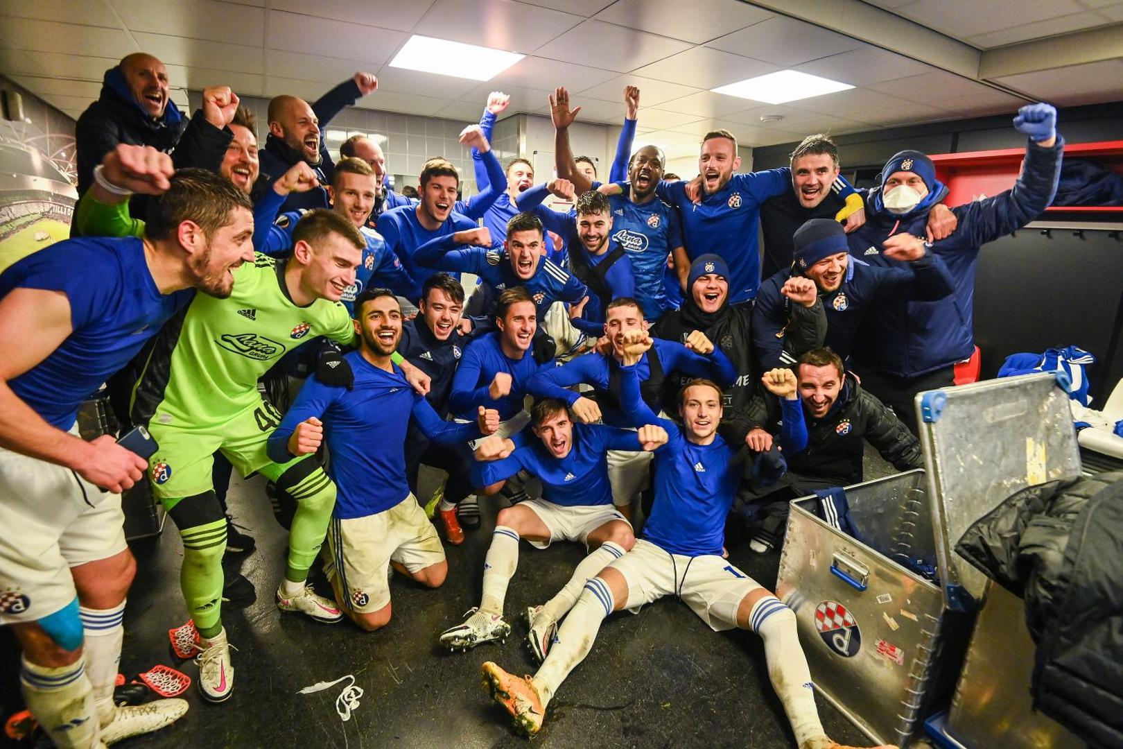 

Strijelci za Dinamo bili su Bruno Petković iz kaznenog udarca u petoj minuti sudačke nadoknade prvog poluvremena i Lovro Majer u 52. minuti.