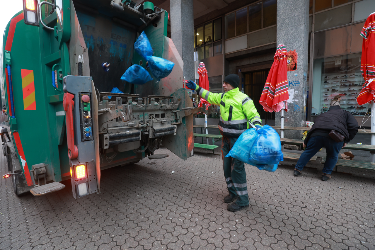 Zagreb: Interventni odvoz otpada na Splavnici