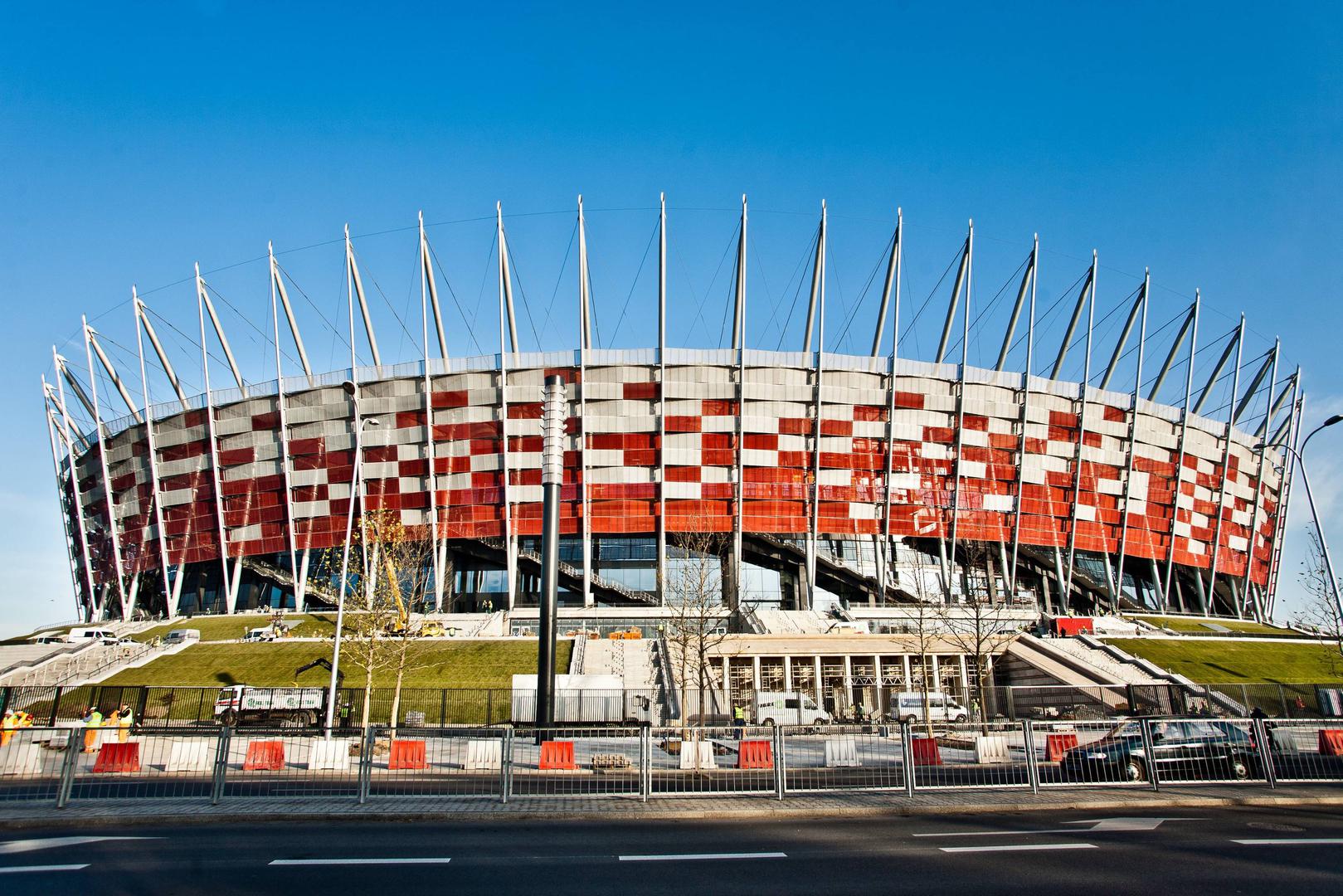 Stadion Narodowy u Varšavi gradio se četiri godine, a završen je 2012. Koštao je 430 milijuna eura, a stadion ima 58.145 mjesta
