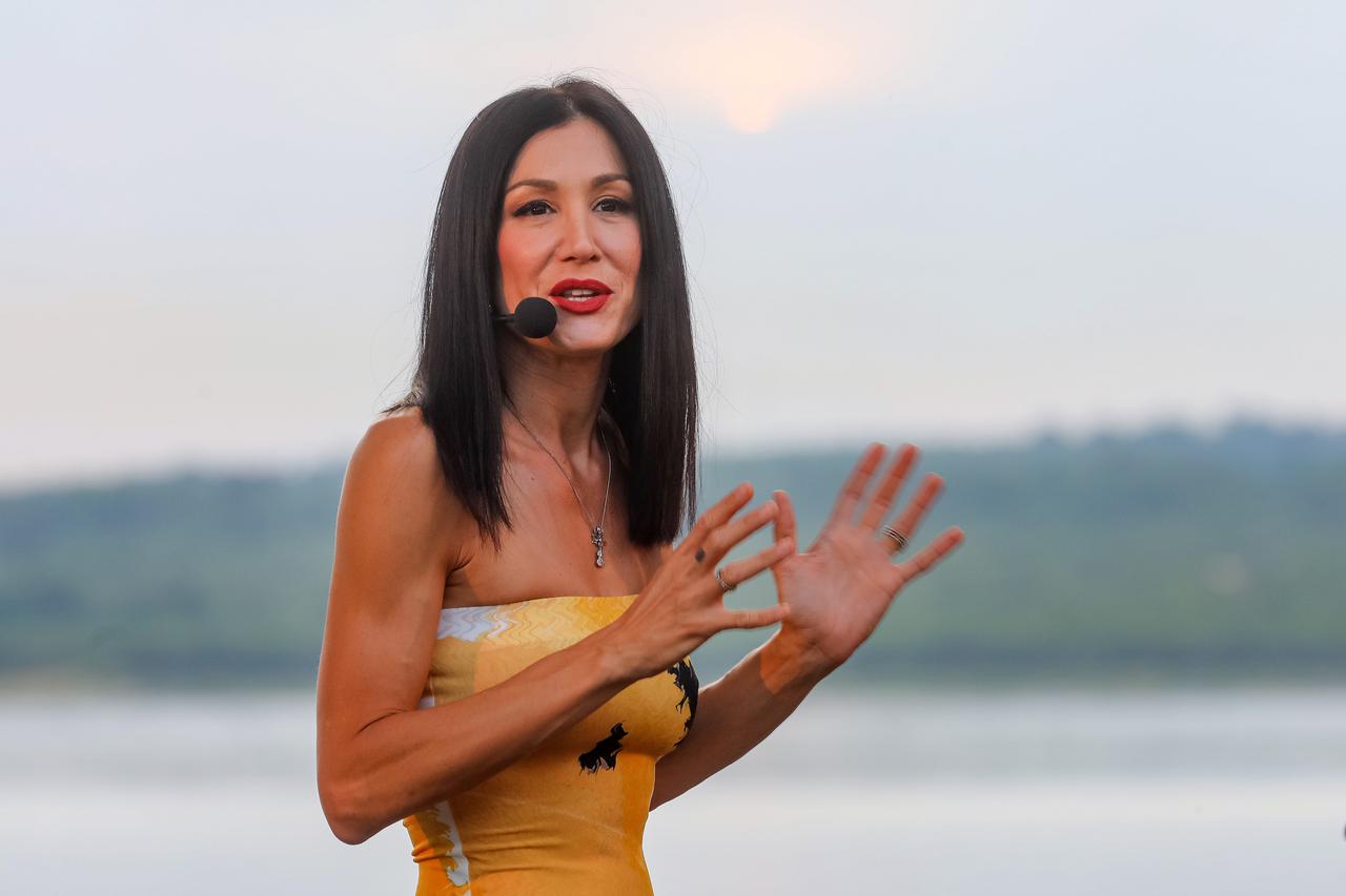 Medulin: Ana Rucner pozdravila ljeto uz „Sunset Edition“ koji je održan u Istri