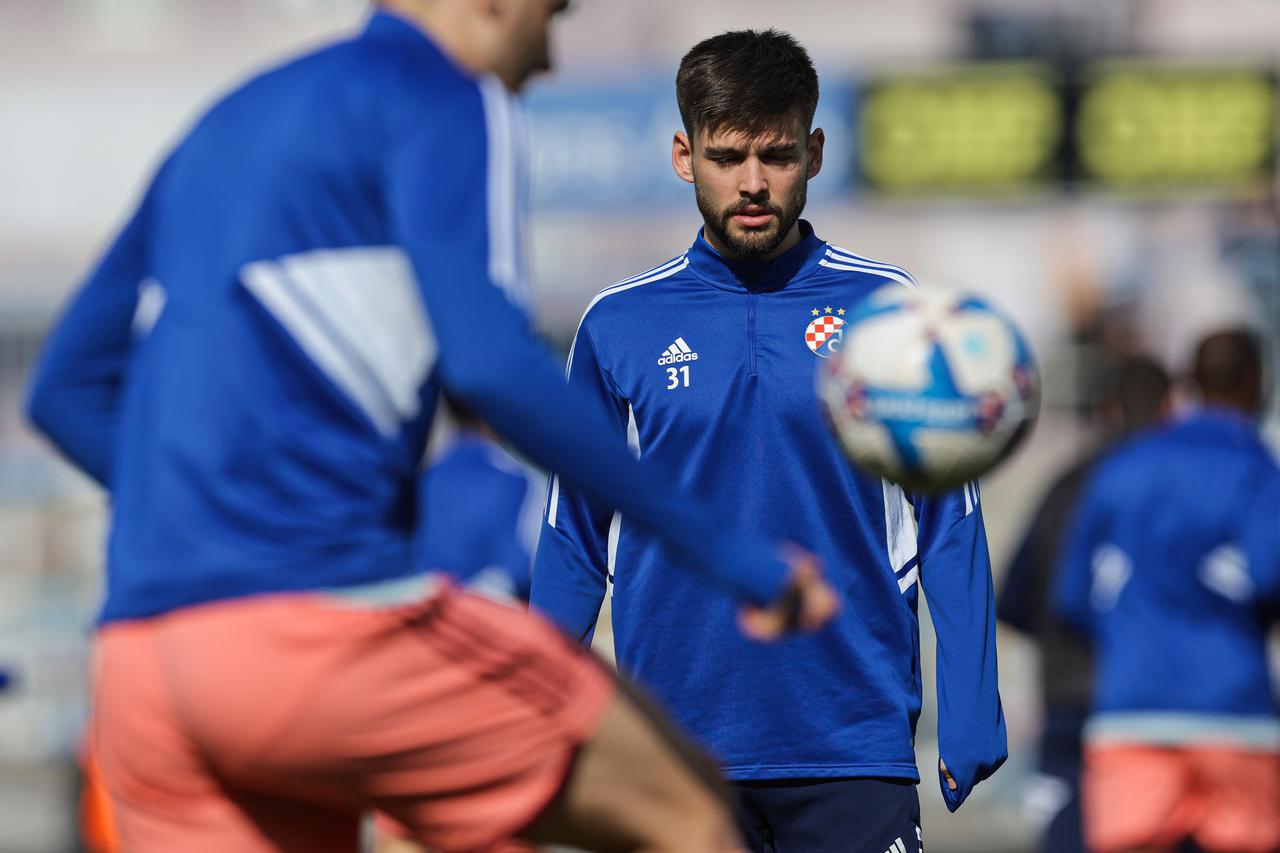 Zagreb: Zagrijavanje uoči početka utakmice Lokomotiva - Dinamo