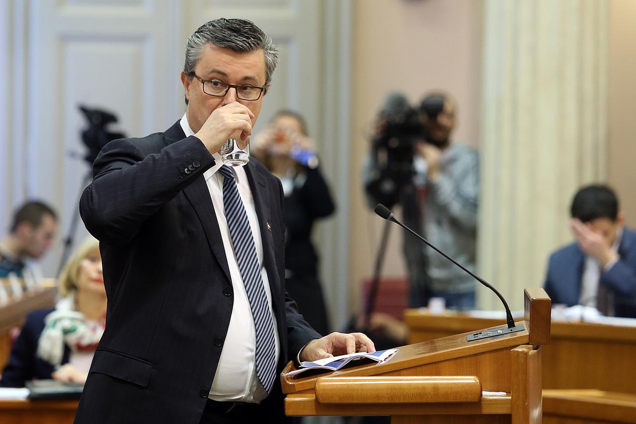 22.01.2016., Zagreb - Mandatar Tihomir Orešković na drugoj sjednici 8. saziva Hrvatskog sabora predstavio program Vlade i njezine clanove te od zastupnika zatrazio da mu iskazu povjerenje. Tihomir Oreskovic. Photo: Goran Stanzl/PIXSELL