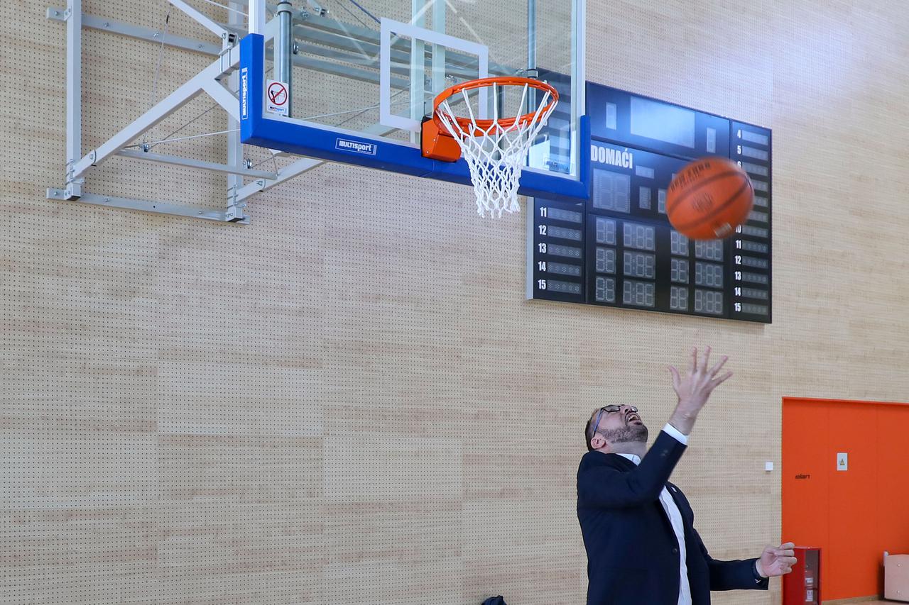 Zagreb: Tomašević obilježio završetak radova na dogradnji OŠ Ante Kovačića