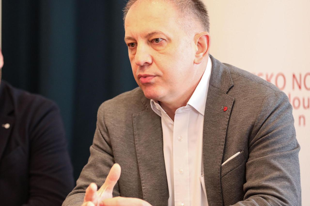 Hrvatsko novinarsko društvo (HND) upozorilo je na pritisak institucija na novinare i medije u Hrvatskoj