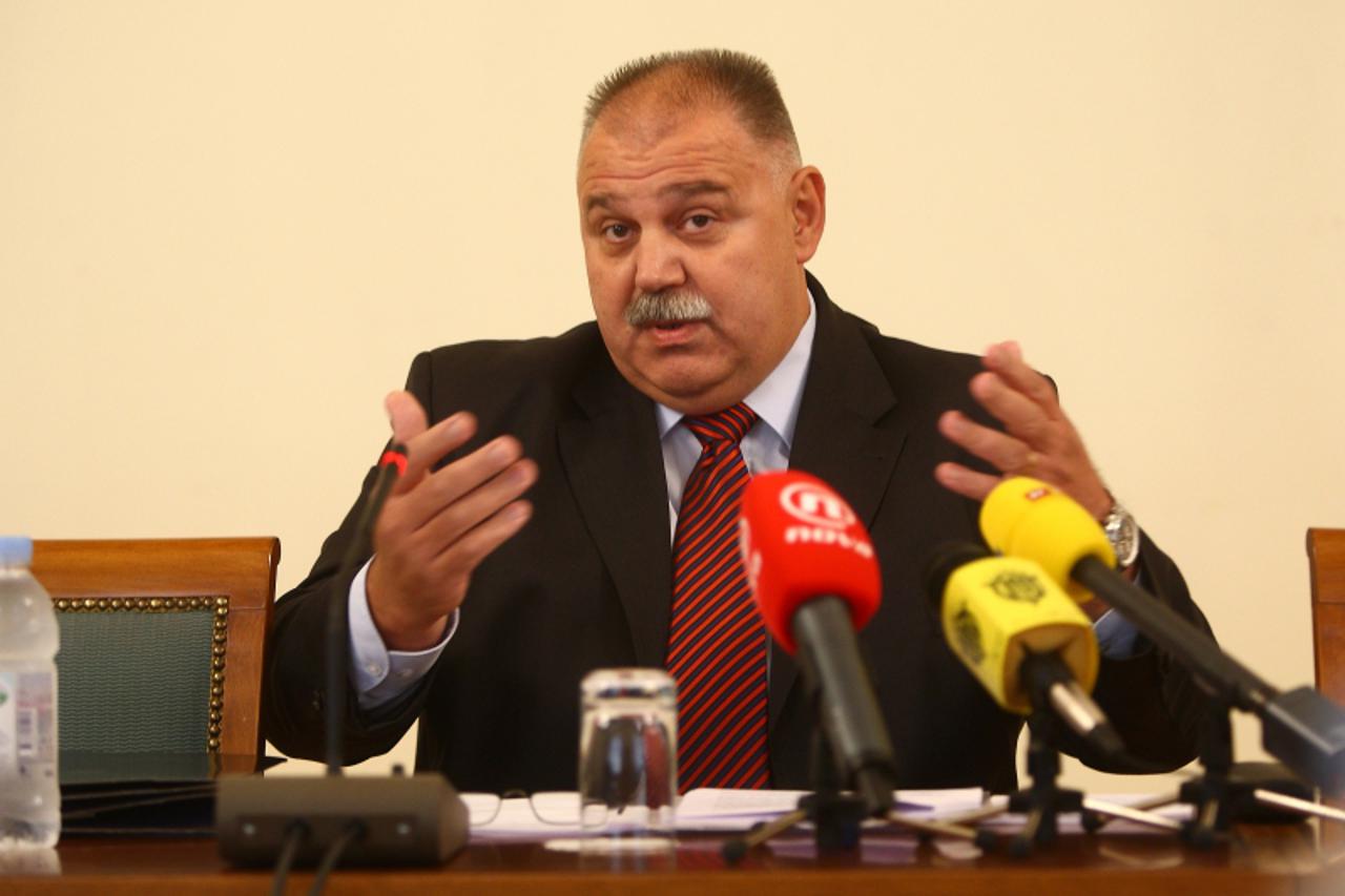 '14.09.2010.,Zagreb - Sjednica saborskog istraznog povjerenstva za utvrdjivanje cinjenica u vezi privatizacije Ine. Ministar financija Ivan Suker svjedocio je u 10h. Ivan Suker. Photo: Davor Puklavec/