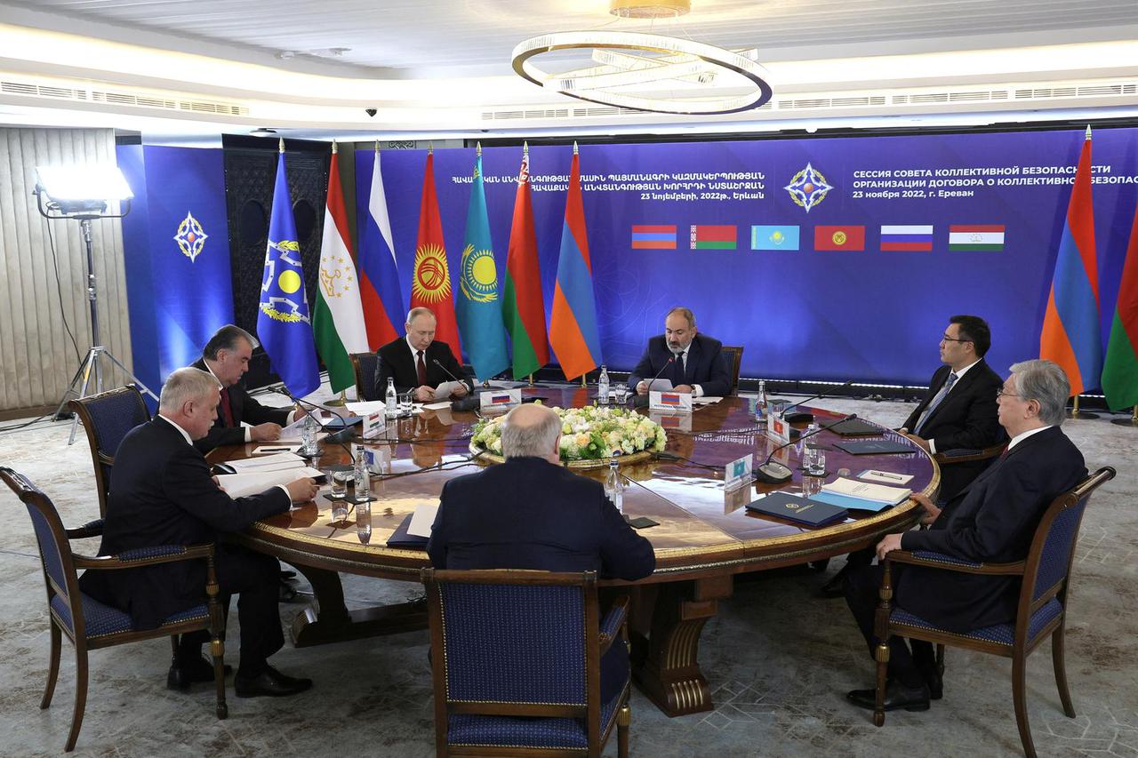 Russian President Putin attends CSTO summit in Yerevan