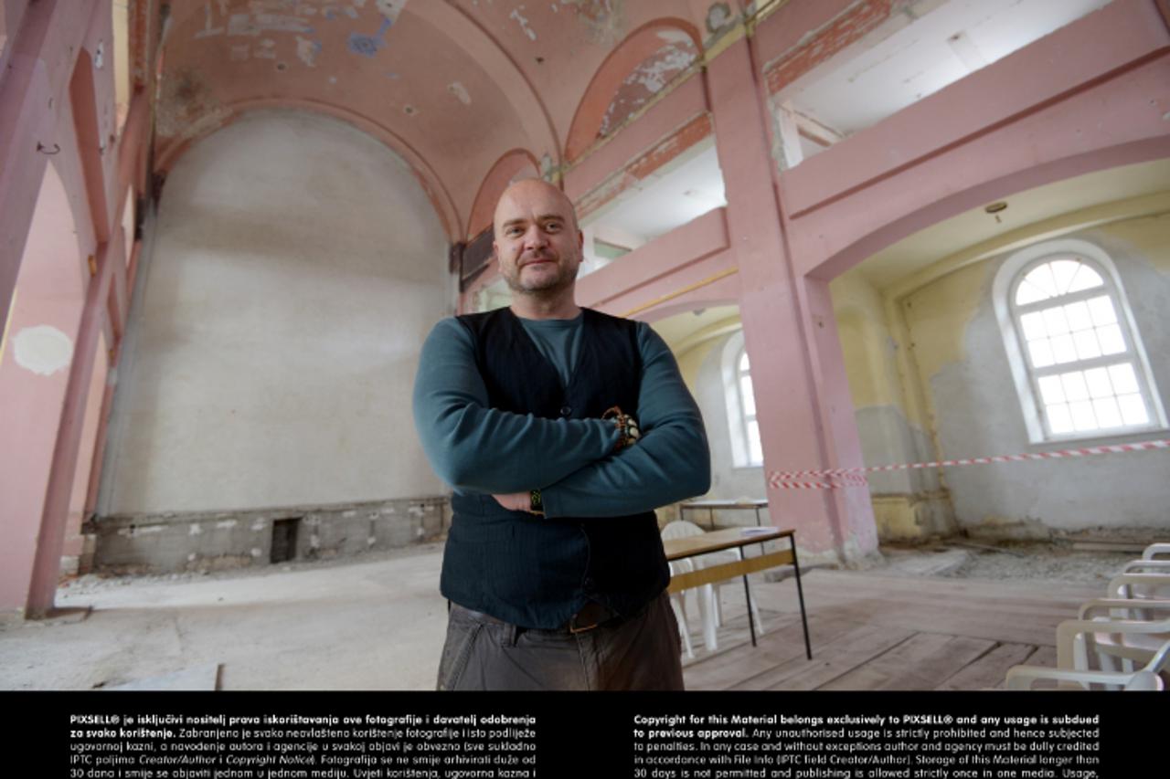 '28.05.2013., Varazdin - Ivan Mesek, ravnatelj galerijskog centra Varazdin odrzao je konferenciju za novinare u Sinagogi te najavio dane performansa koji ce trajati od 6. do 9. lipnja. Photo: Marko Ju