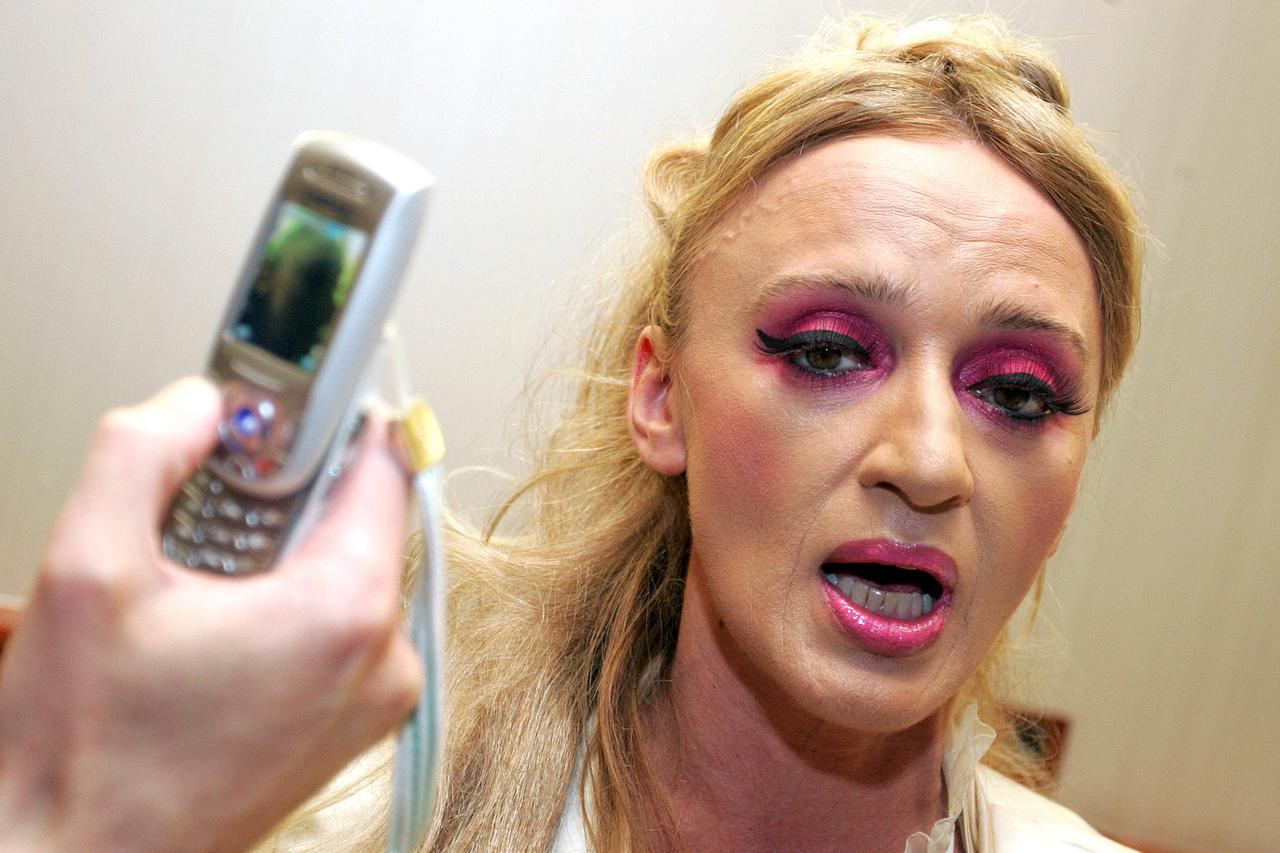 ARHIVA - Zagreb: Ekscentrična Bebi Dol oduševila zagrebačku publiku