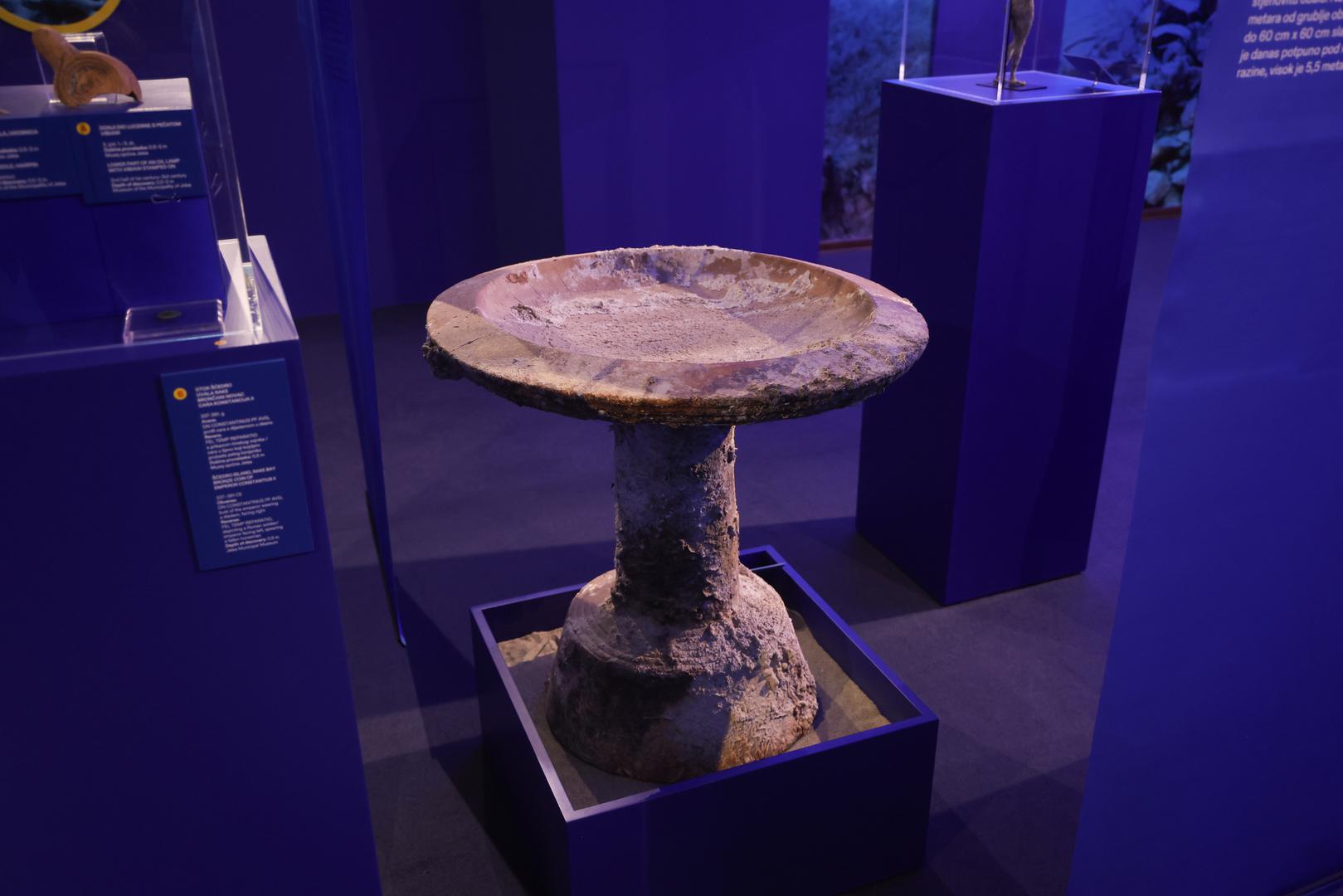 Premijerno je predstavljena u Splitu tijekom ljeta 2025. godine, a u Arheološkom muzeju u Zagrebu ostaje otvorena do 3. lipnja