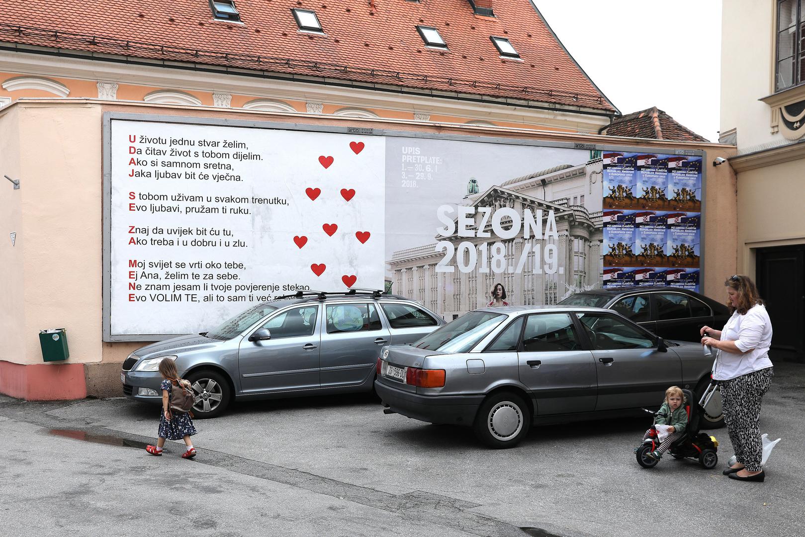 ...na kojem je svojoj djevojci Ani ispisao ljubavne stihove s porukom 'Udaj se za mene'.