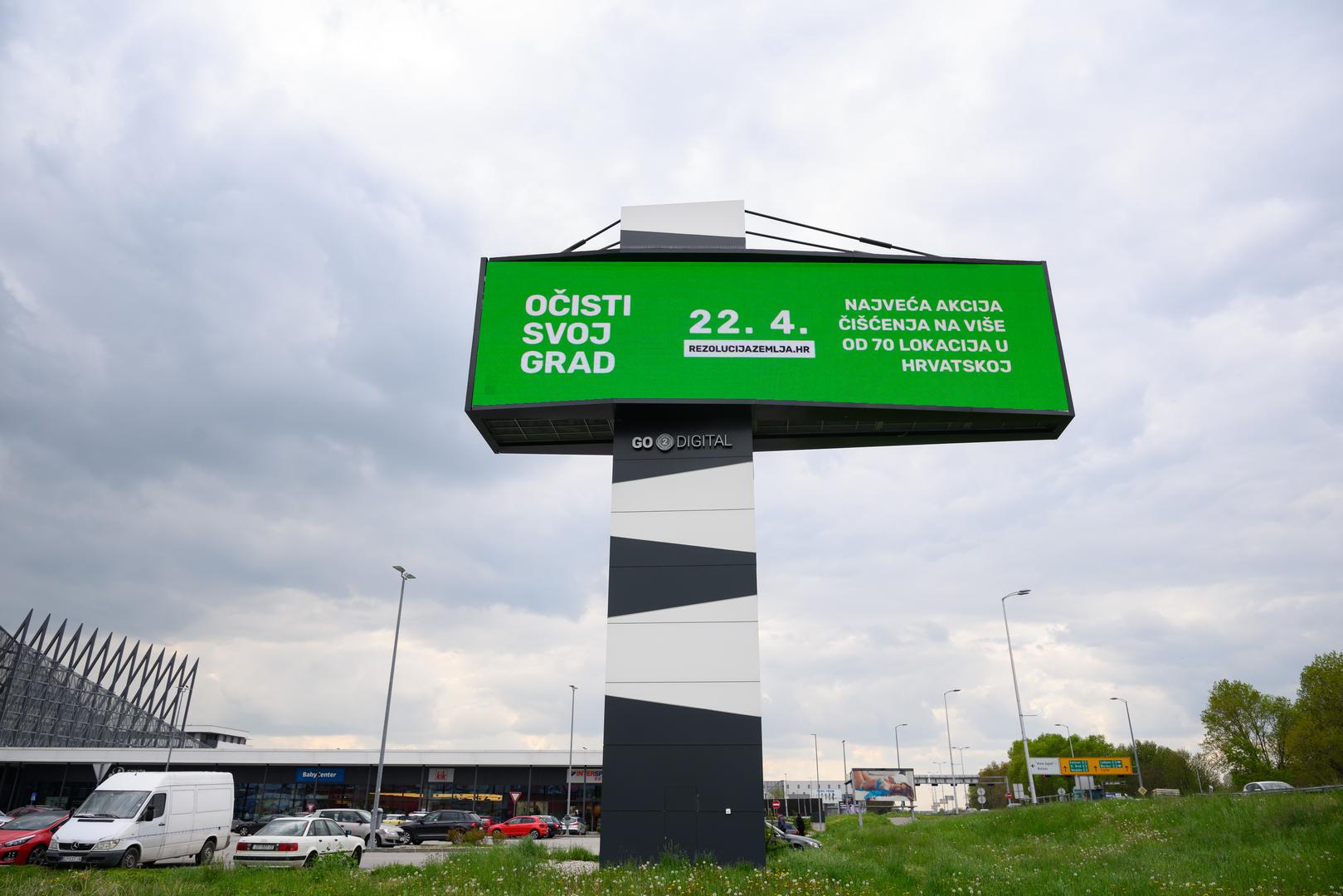 19.04.2023., Zagreb - Na digitalnim panoima tvrtke Go2Digital kod Arene se vrte spotovi za veliku akciju ciscenja koju je pokrenuo Vecernji list u sklopu projekta Rezolucija Zemlja  Photo: Davor Puklavec/PIXSELL