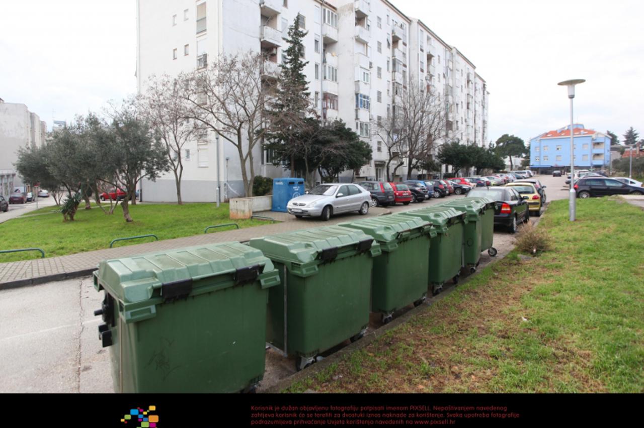 '06.01.2011., Zadar - Kontejneri u ulici Bneka Benkovica gdje je Zoran Soric suprugu Ljubicu Filipovic Soric usmrtio te je bacio u kontejner. Photo: Zeljko Mrsic/PIXSELL'