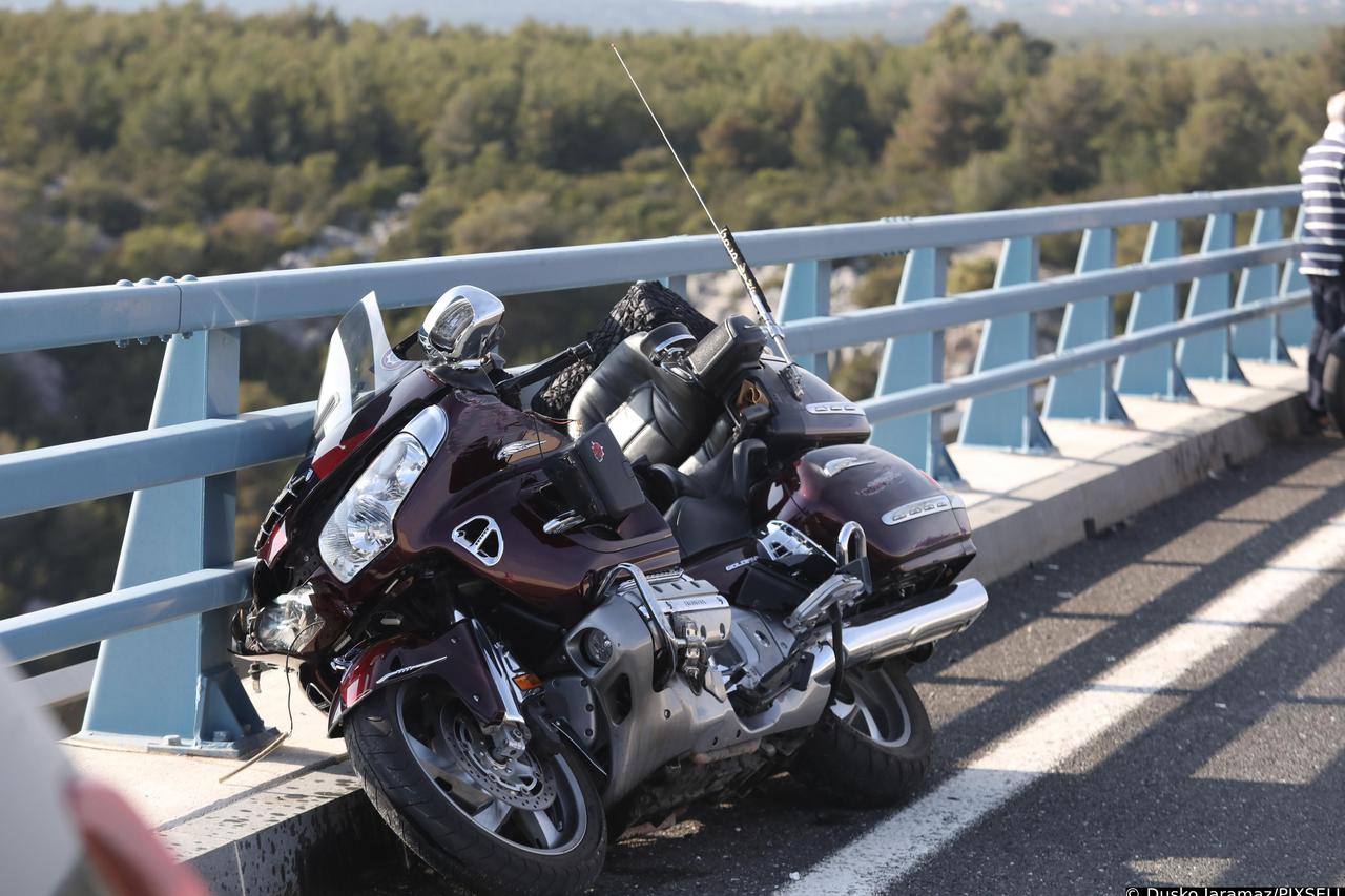 Motor se srušio na autocesti iznad Skradina