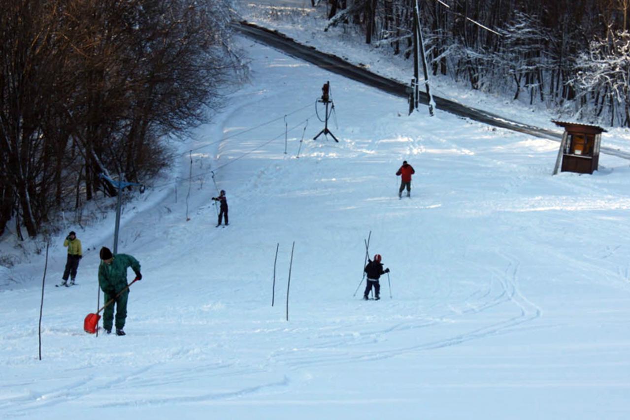 'Podravina-bilogora, 6.2.2012. Daruvar, U nedostatku bolje,. staza na Petrovom vrhu je raj za skijaše i sanjkaše  Snimio: MIchel Palijan / VLM'