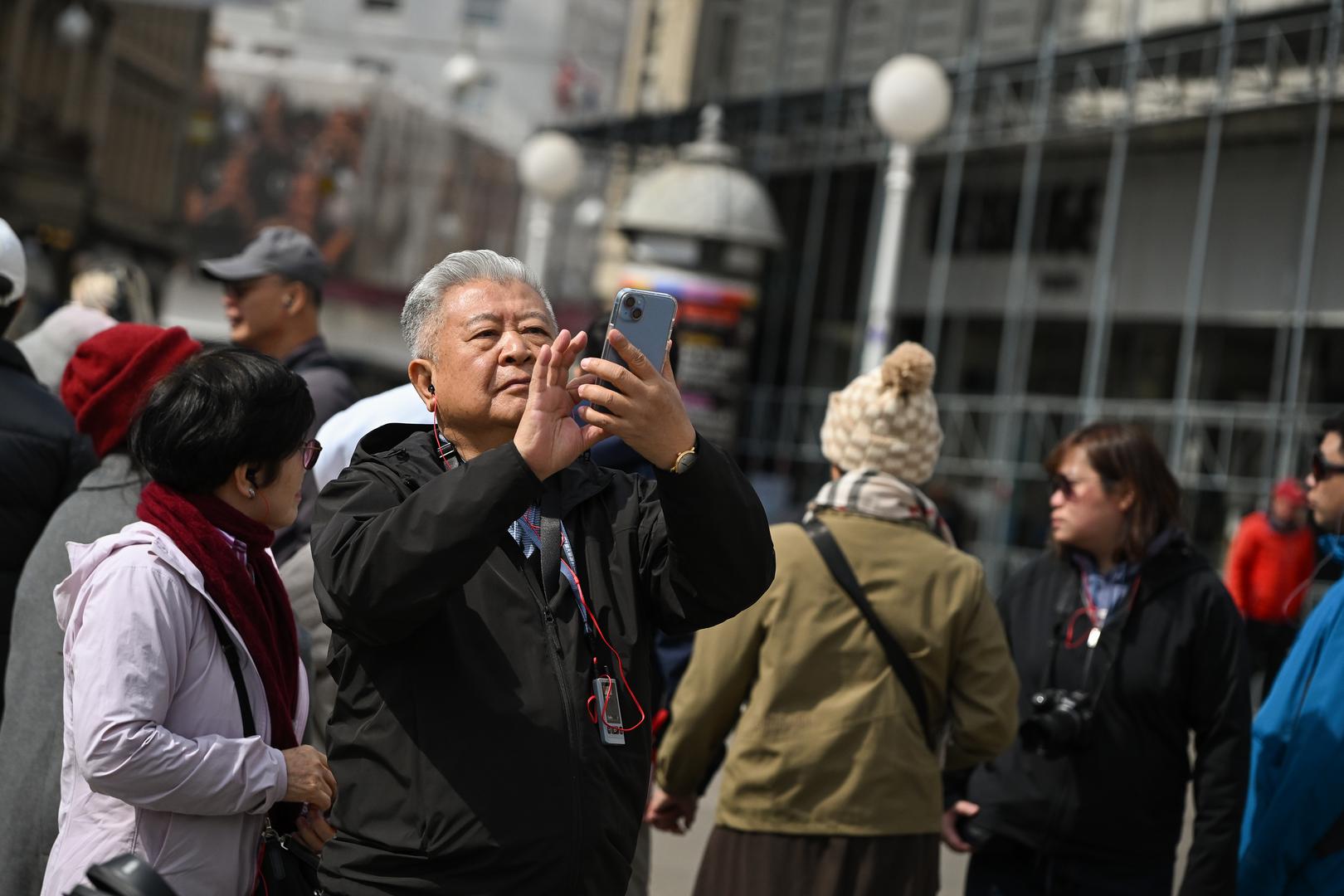 Uskrsni blagdani u Hrvatskoj tradicionalno označavaju početak turističke sezone, a prve veće skupine posjetitelja već su stigle u Zagreb. 