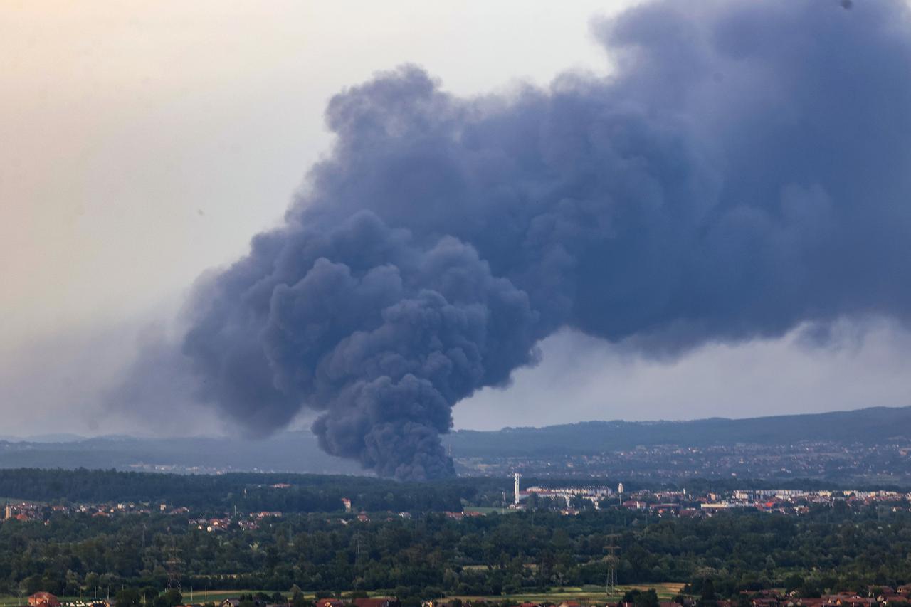 Samobor: Crni gusti dim nadvio se nad Zaprešićem 