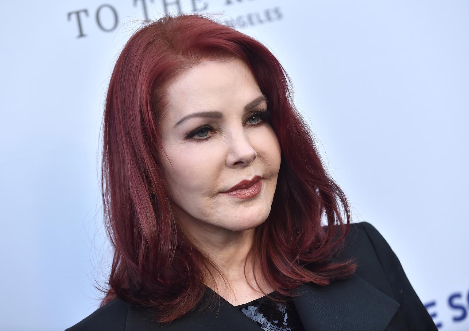 Priscilla je prije desetak godina zajedno s još nekoliko poznatih osoba bila žrtva estetskog kirurga iz argentine Daniela Serrana koji je svojim pacijenticama ubrizgavao industrijski silikon umjesto botoksa. 