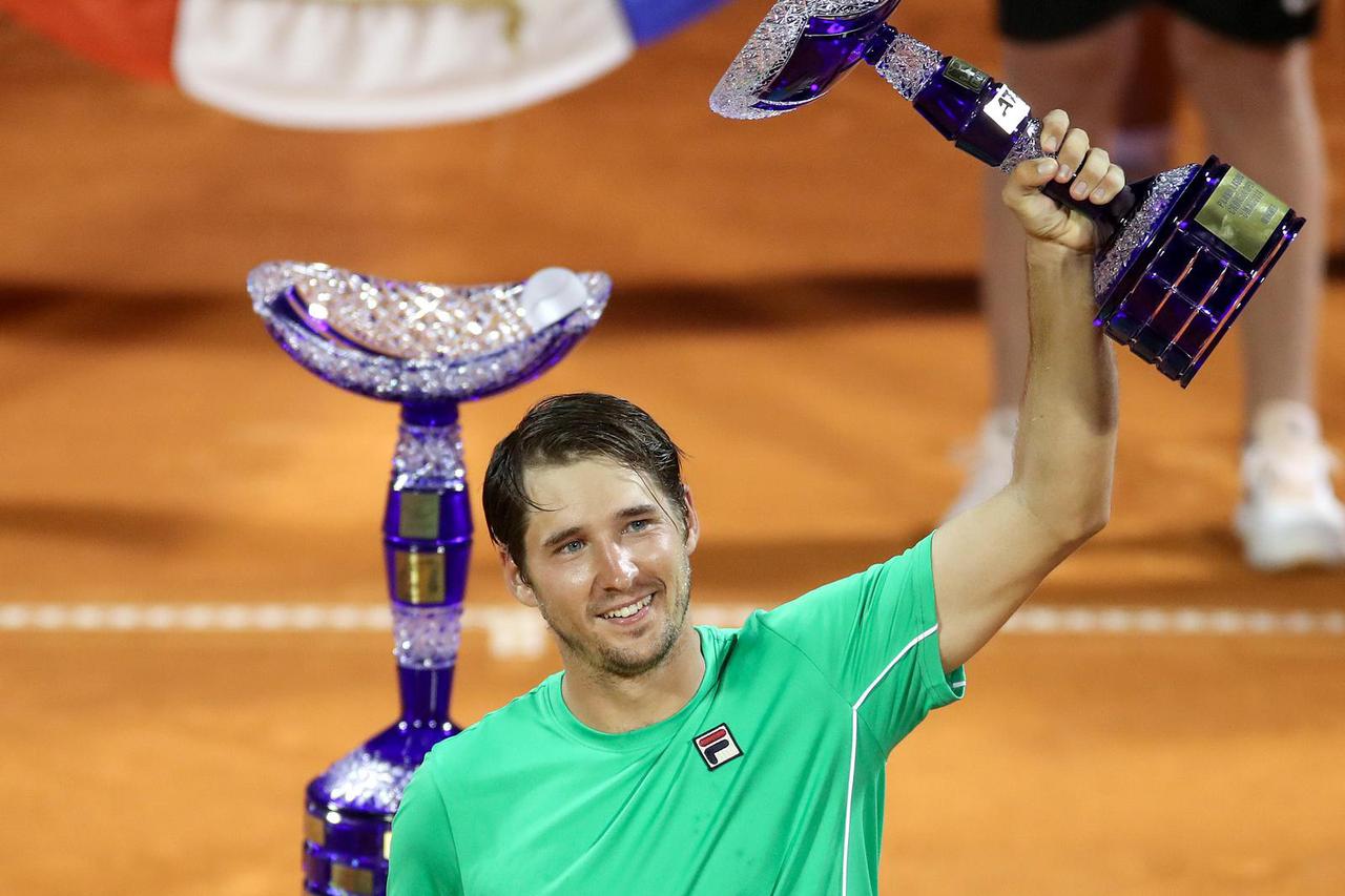 Umag: Dušan Lajović pobijedio Atilu Balasza i osvojio prvu ATP titulu u karijeri