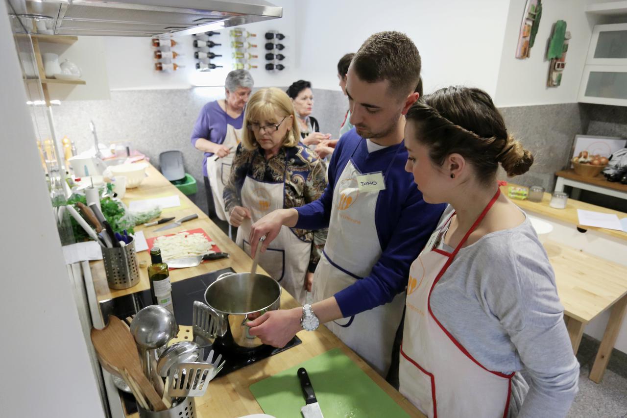 01.02.2016., Zagreb - Kulinarska radionica u Centru za kulturu prehrane, u Nazorovoj 18.  Photo: Tomislav Miletic/PIXSELL