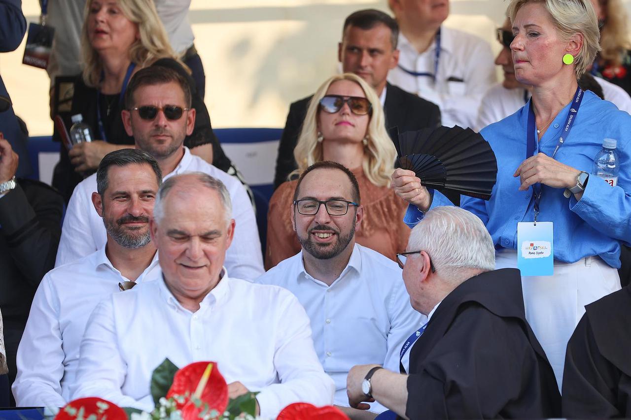 Sinj: 311. Sinjska alka, uzvanici u svečanoj loži 