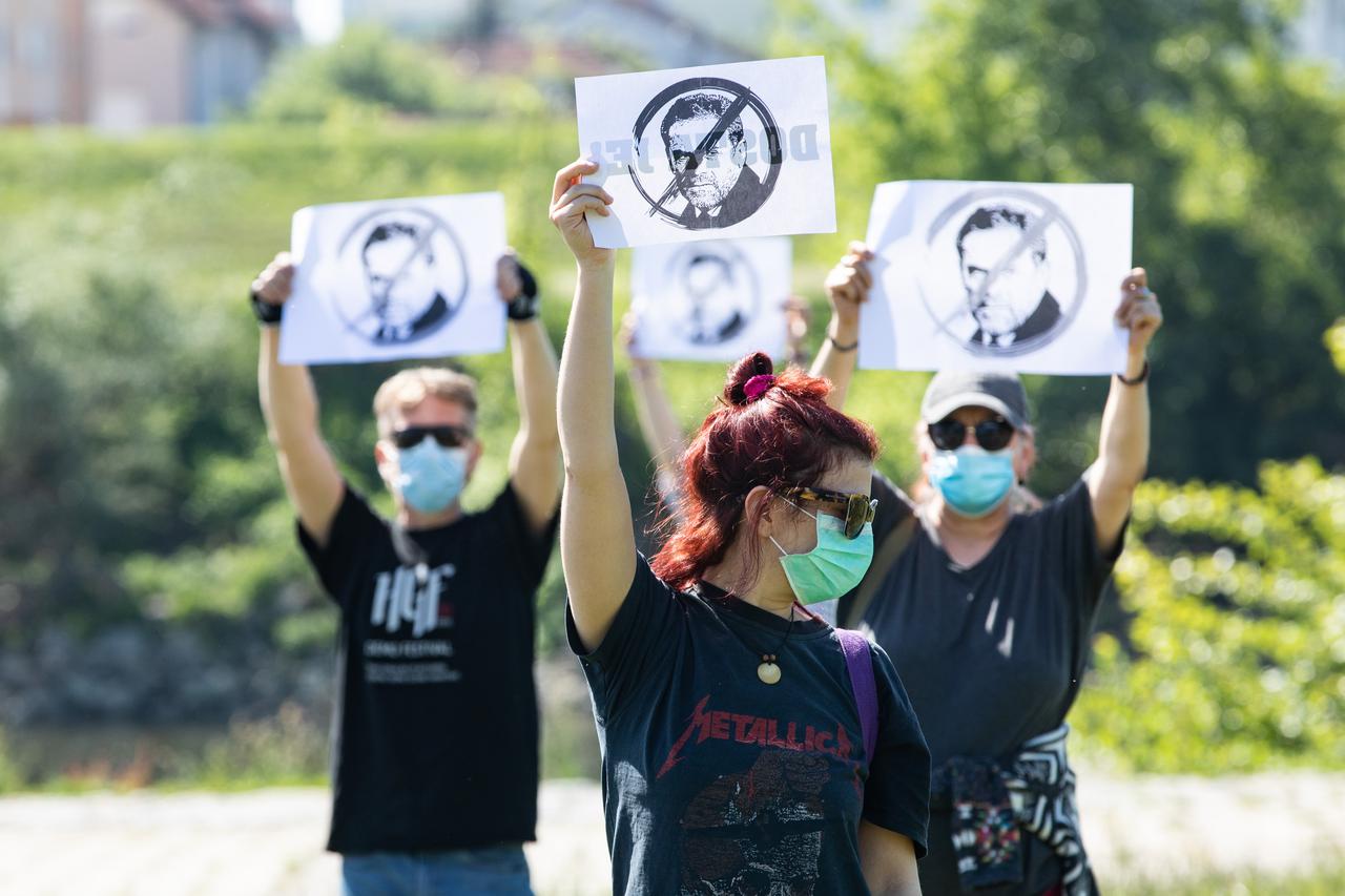 Zagreb: Prosvjedna akcija protiv Milana Bandića