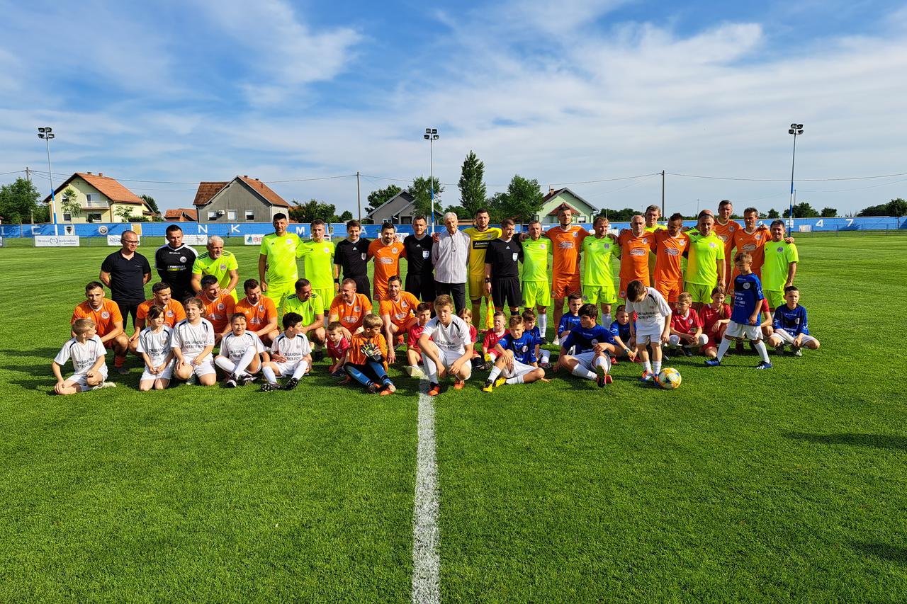 Zvijezde HNL-a igrale nogomet za djecu Ukrajine