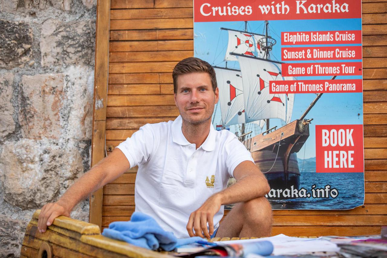 Pernar saborsku fotelju zamijenio štandom za 'bookiranje' izleta za Karaku