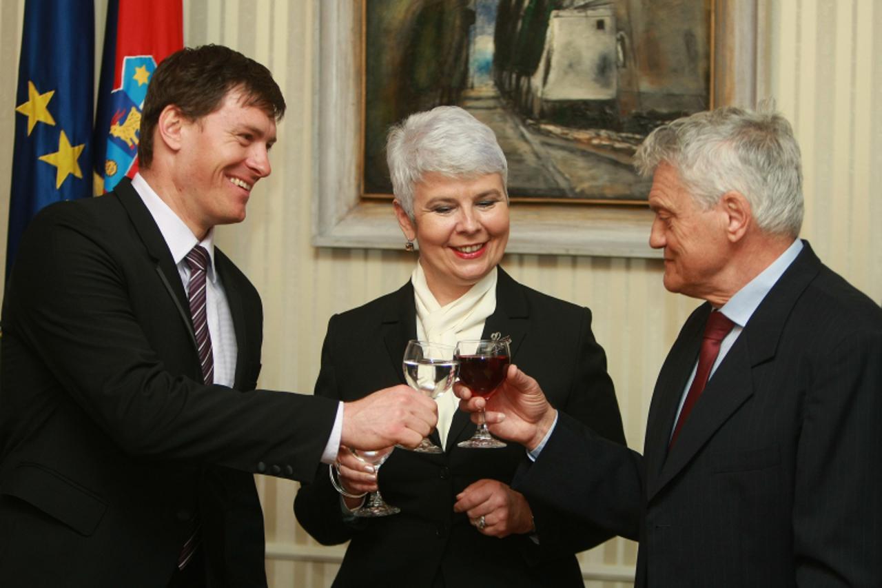 '21.03.2011., Banski dvori, Trg svetog Marka 2, Zagreb - Predsjednica Vlade Jadranka Kosor primila je Ivicu Kostelica pobjednika Svjetskog skijaskog kupa. Ante Kostelic Photo: Sanjin Strukic/PIXSELL'