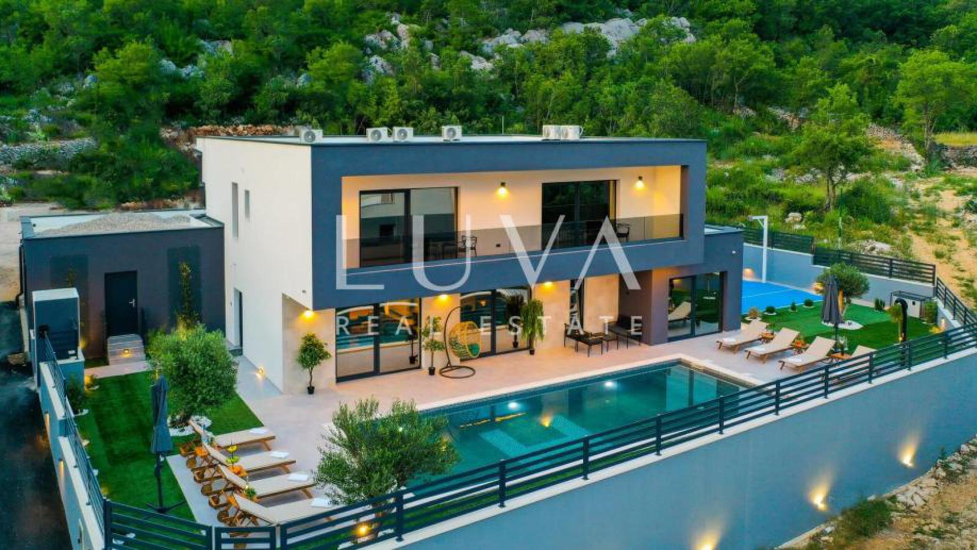 U potrazi ste za mirom, luksuzom i potpunom privatnošću? Ova vila u Zagvozdu mogla bi biti baš ono što tražite!