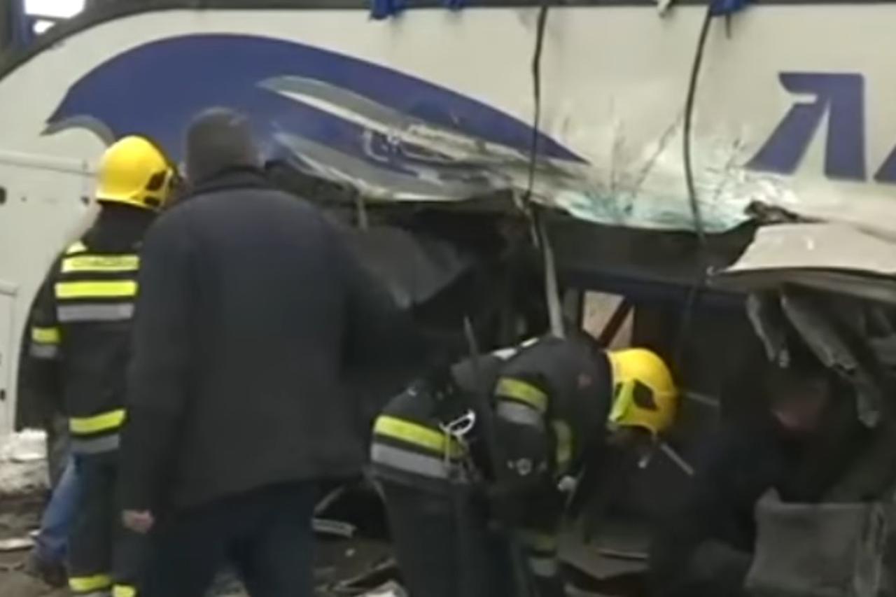 Sudar vlaka i autobusa