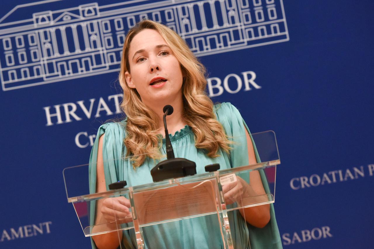 Zagreb: Marija Selak Raspudić u Saboru održala konferenciju za medije