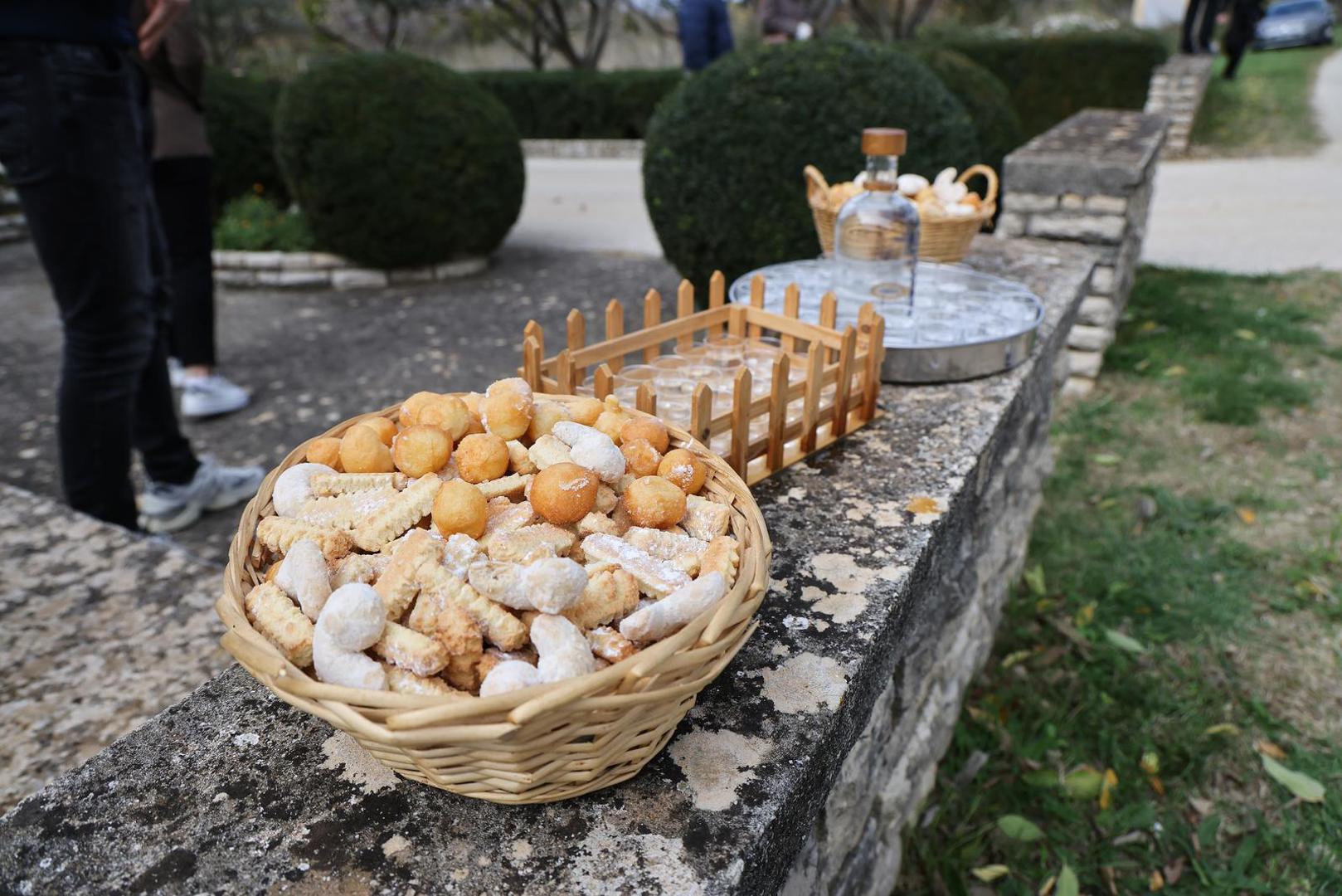 18.11.2025. Skabrnja -  Povodom obiljezavanja Dana sjecanja na zrtve Domovinskog rata i Dana sjecanja na zrtvu Vukovara i Skabrnje, izaslanici Predsjednika Republike i izaslanstvo Vlade  sudjelovali su na  programu obiljezavanja 34. obljetnice stradanja Skabrnje. Photo: Sime Zelic/PIXSELL