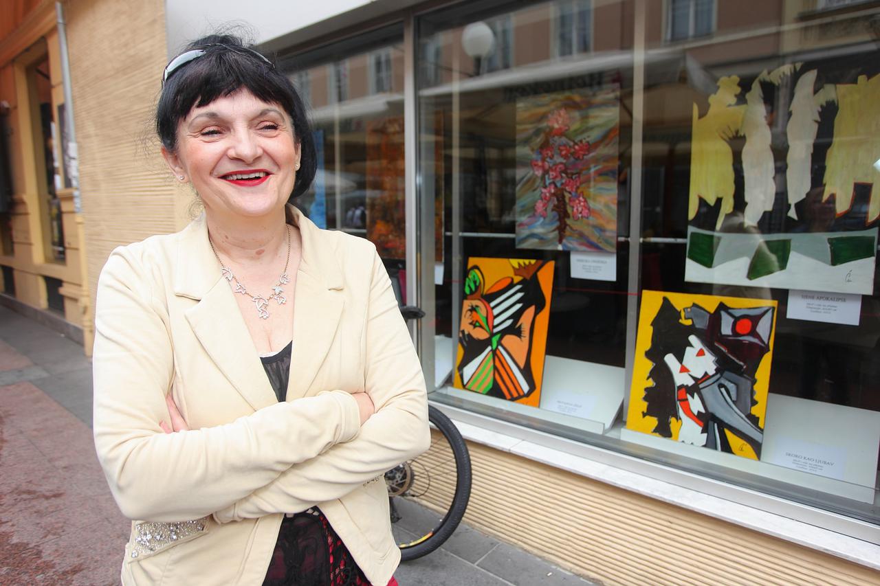 13.09.2014., Zagreb - Vera Cudina ispred svoje prve izlozbe slika na Trgu Petra Preradovica.  Photo: Tomislav Miletic/PIXSELL